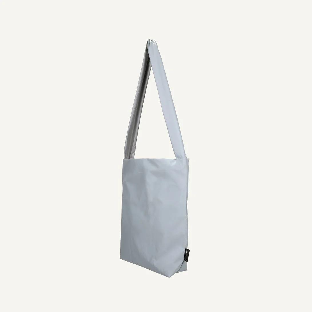 feel good bag pearl blue schuin.jpeg