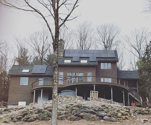 Triple black modules for the W!This home sits tall on a west sloping hill. Once the sun comes up over the peak the modules have ☀️ until it sets. #berkshirecounty #berkshires #berkshiresma #grenergysolar #grenergysolarstore #torricoelectric #solaredg