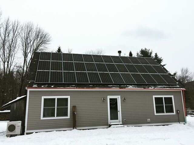 Solar modules work more efficiently in cooler temperatures. So even though we have shorter winter daylight hours a solar system can still make a lot of power. #sunriseseveryday #grenergysolar #grenergysolarstore #solaredge #solarworld