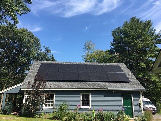 Happy Thursday all! Finished this #solar job up on Monday. #solarworld #solaredge #ironridge #torricoelectric #grenergysolar #grenergysolarstore #sunriseseveryday