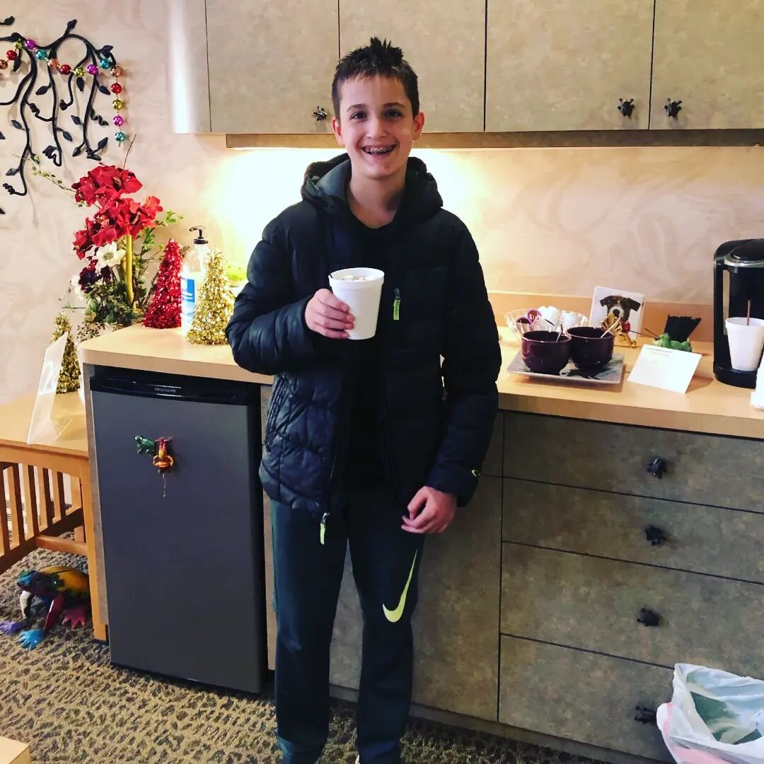 C'mon in and have a hot chocolate! Hayden is enjoying his in Chagrin Falls and we are also serving at our North Ridgeville office. Cheers to the season! ☃️🐸🌲#LeapOrtho #Holiday #HotChocolate #Marshmallows #PatientFun #StayWarm #Orthodontics #Braces