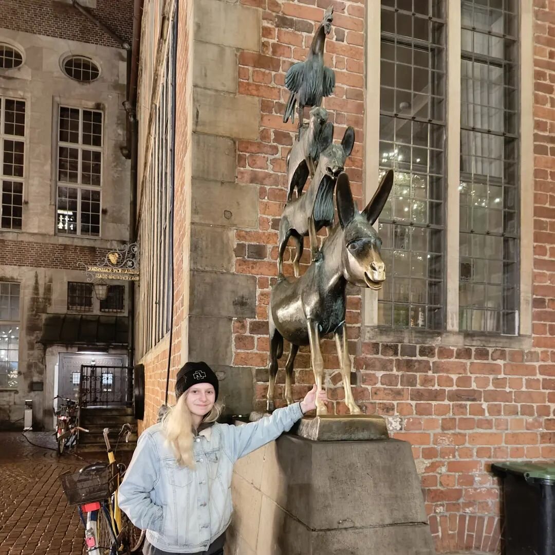 Ortho assistant Meghan asked Hannah to send us this pic from her travels in Germany. Thanks Hannah! #TownMusiciansOfBremen #Germany #GrimmsFairyTales #BrothersGrimm #Bremen #WeLoveOurPatients #WorldTraveler  #LeapOrtho #BeautifulSmile #PatientFun