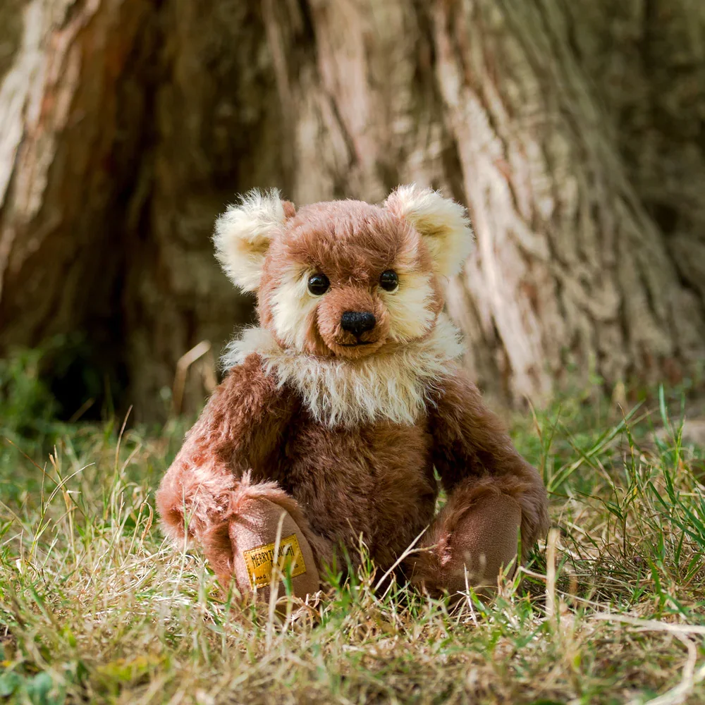 woody-teddy-bear-13inch-lifestyle.webp