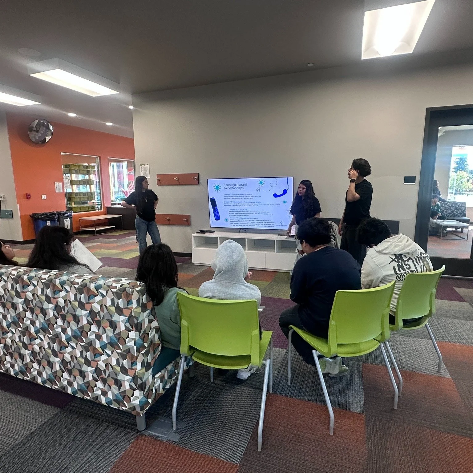 💫 Youth leadership in action.

Over Spring Break, teens from across Santa Rosa came together at our Roseland Club to learn, connect, and lead.

Through our partnership with @generation_remix, we were able to train and certify 18 Club Members from Pi