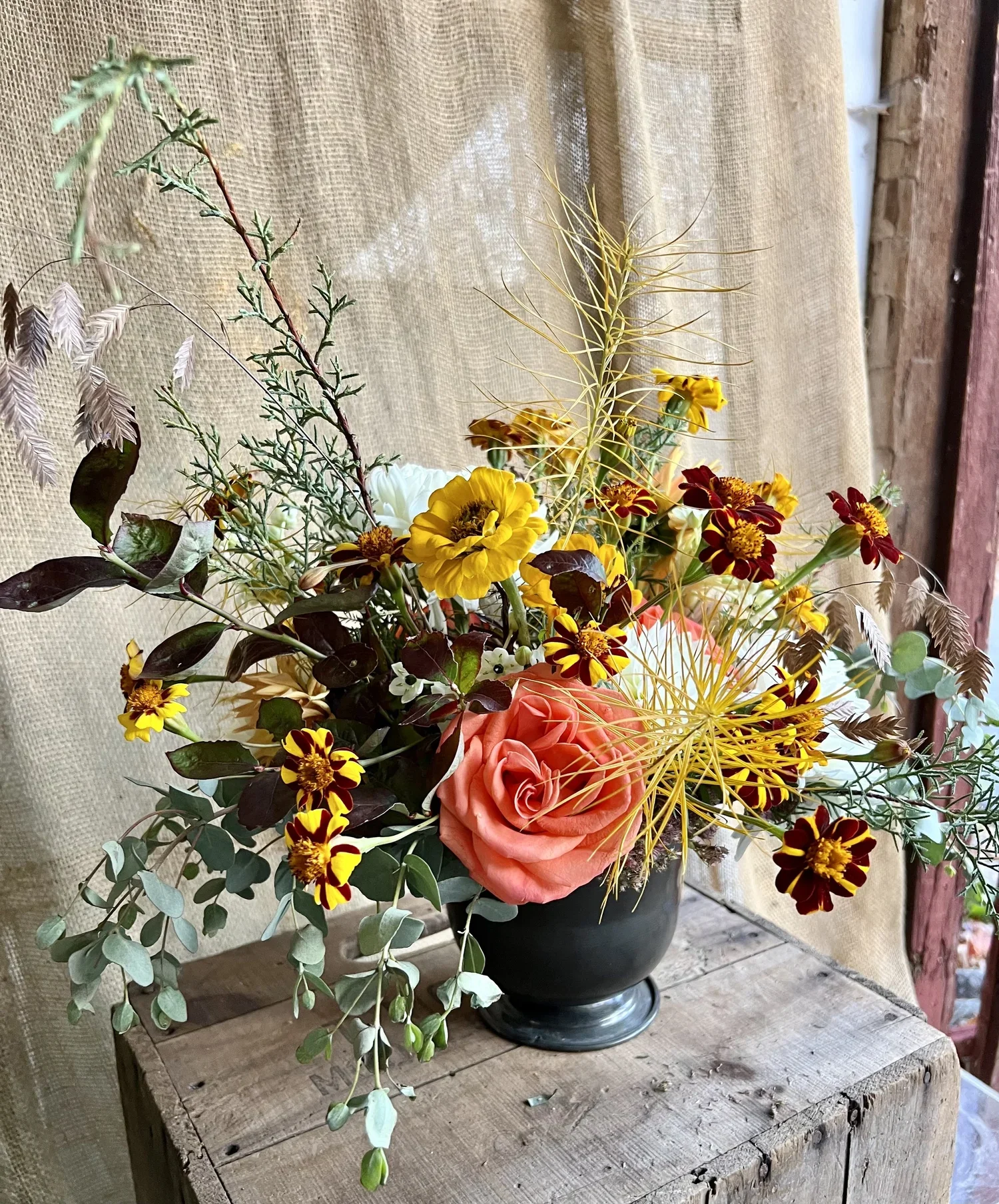 Round centerpiece for a fall tablescape