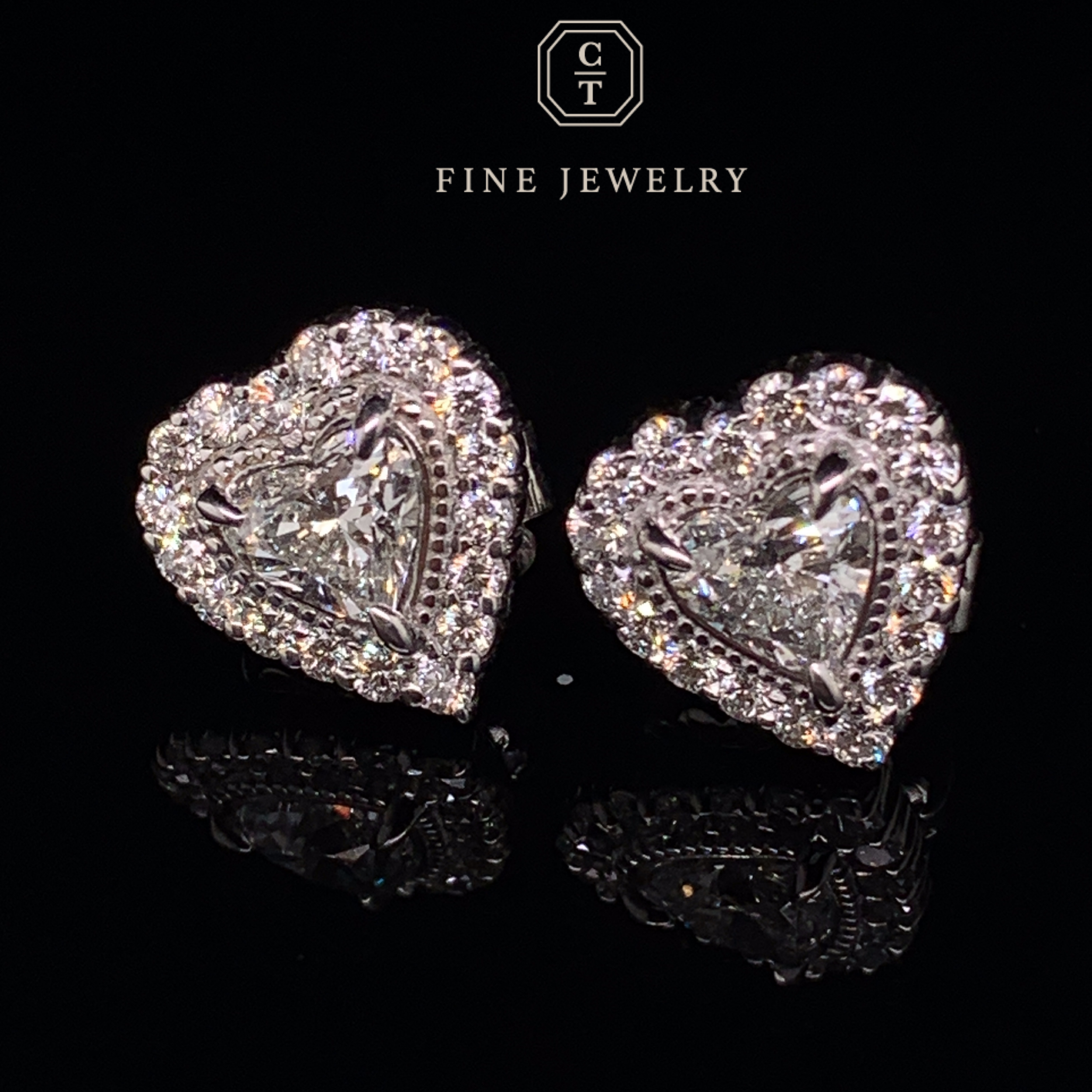 Two Hearts in 18K White Gold Earrings Active