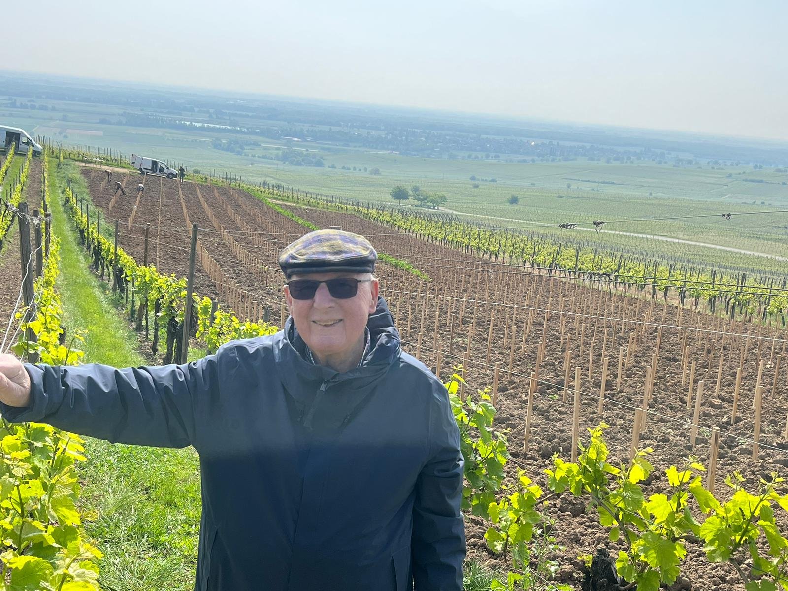 Paul Zinck - plantation Pinot Noir et Riesling 2023.JPG