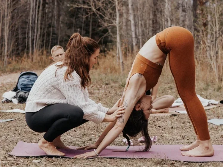 <span class="sqsrte-text-color--black">200-Hour Hybrid Yoga Teacher Training 2026</span>