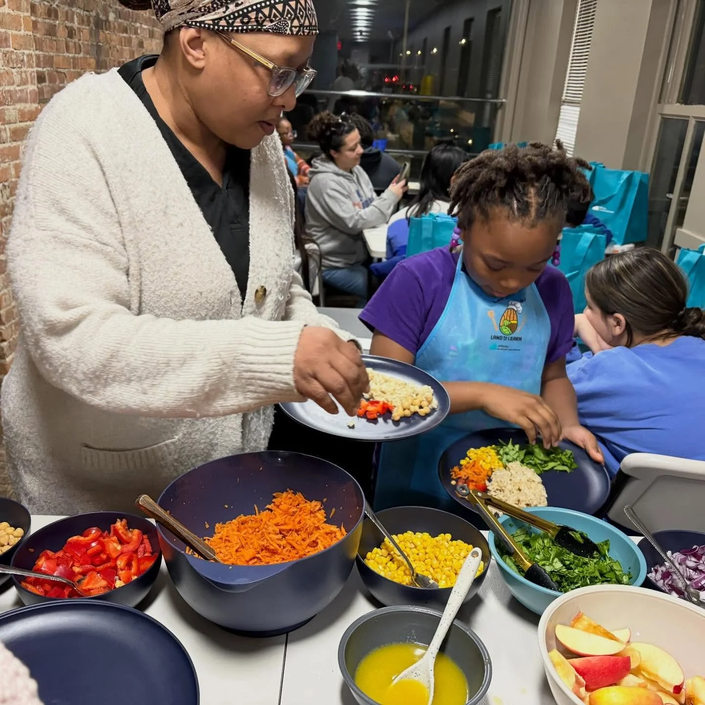 FREE FAMILY COOKING WORKSHOP FOR KIDS &amp; ADULTS - April 27, from 5:30-7pm
Join Land to Learn and @molinahealth Affinity by Molina Healthcare for a hands-on cooking experience! Come together to create and enjoy a delicious meal using fresh, nutriti