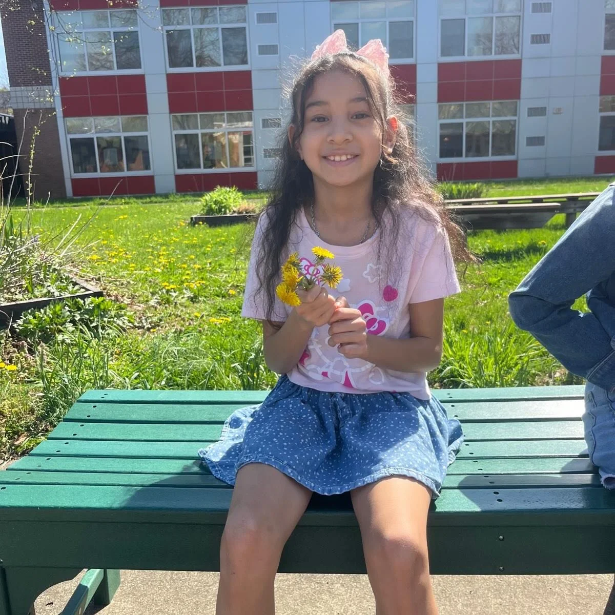 Just a few happy kids during Garden Time at Vails Gate Steam Academy and Gidney Ave Memorial School in Newburgh! Tag us in pics of your kiddo enjoying the garden, with flowers, or eating yummy veggies!