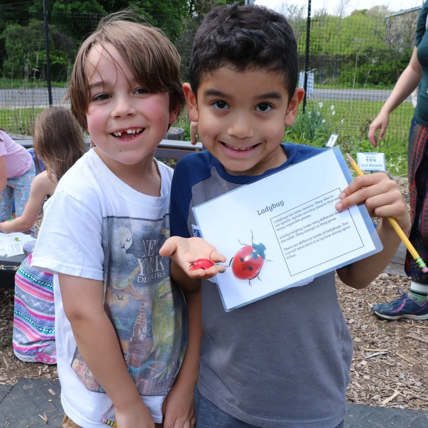 Mr. Reilly's 1st grade class at @jvffalcons elementary school enjoyed finding critter toys scattered around the garden, then writing fun facts about them in their garden journals! The @landtolearn gardens in the @beaconcityschool district are startin
