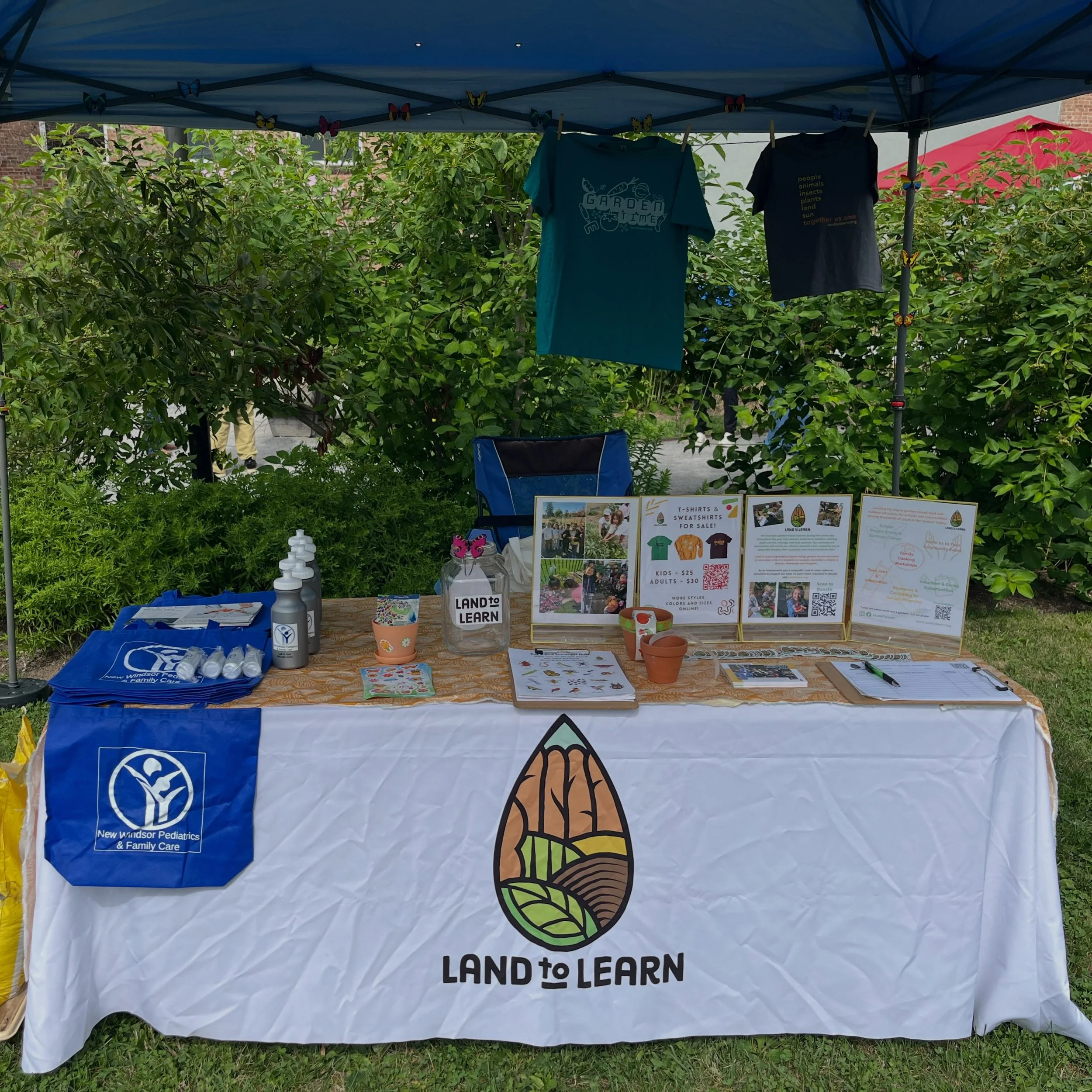 Thanks for having us today @newburghnyfarmersmarket! Lots of kids decorated their own flower pots and planted echinacea seeds! Thanks to @newwindsorpediatrics for being a seasonal event sponsor!