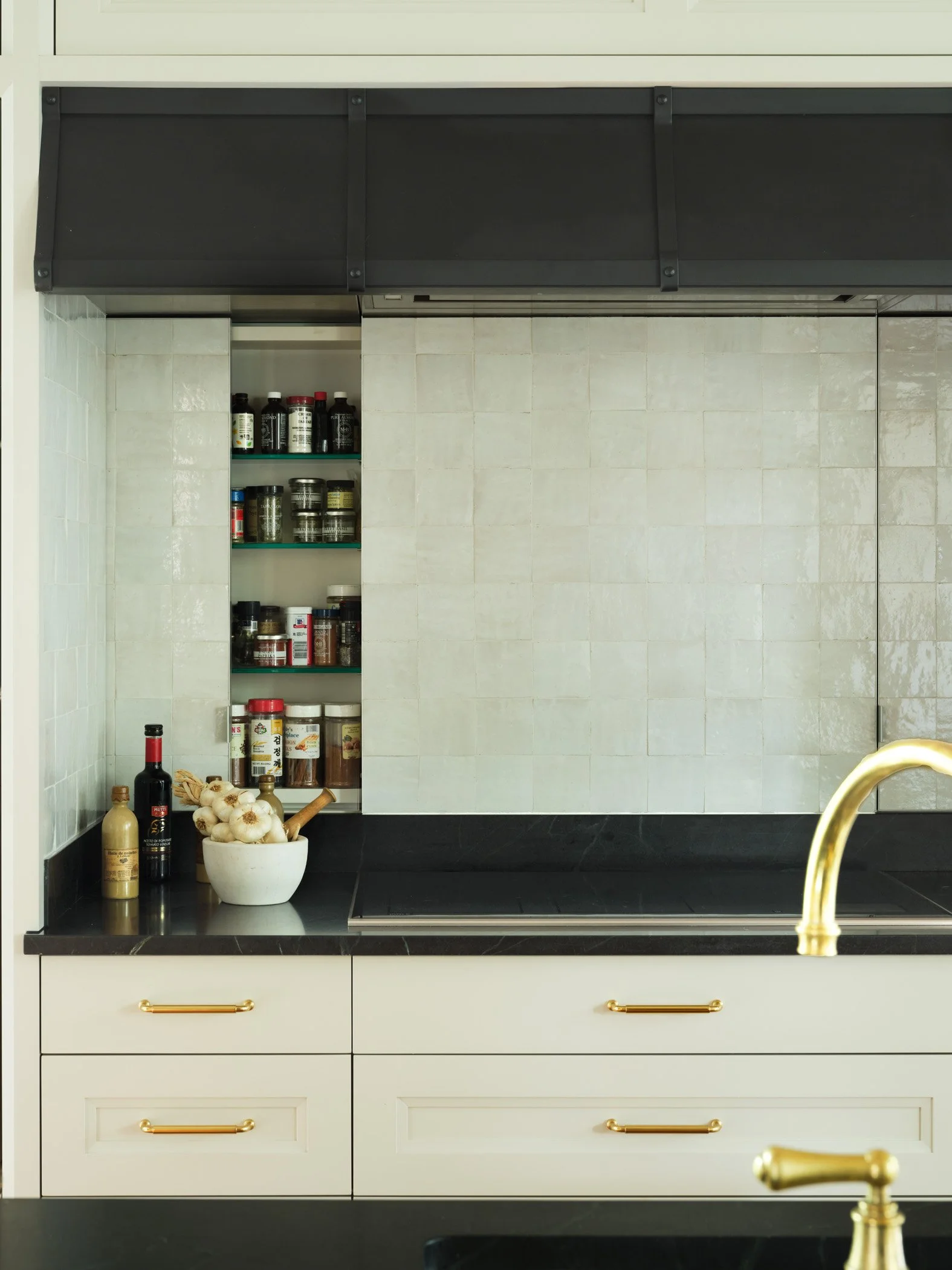 KR+H Concord Tudor Mobile Backsplash.jpg