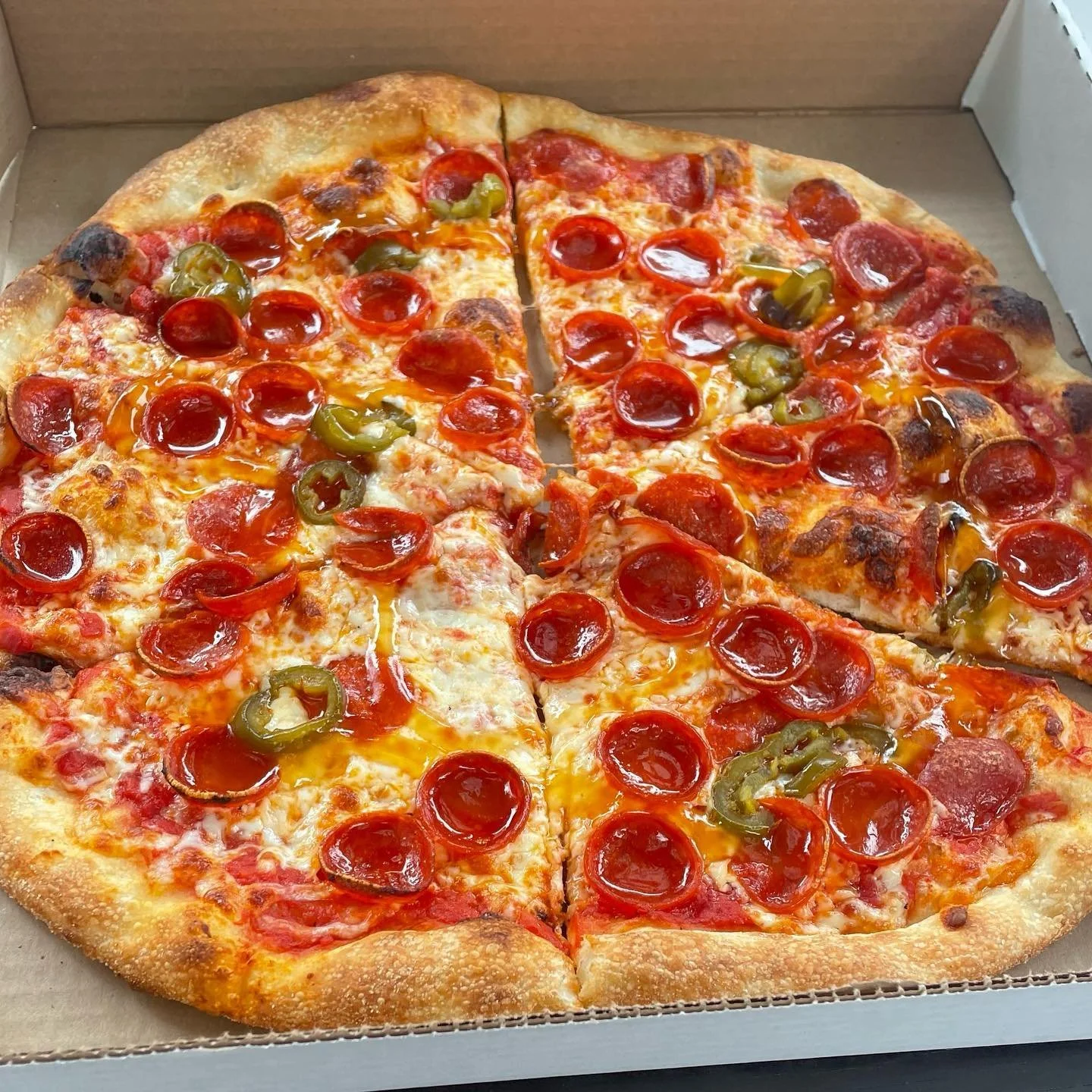 Went to Nelson for the week to check out their mountain biking trails&hellip; and had no clue they had such a great food scene! Spent the week eating with friends. 🤪🥳 Here were a few of our faves: 

1) the sweet satan pizza from @beautiesnelson (we