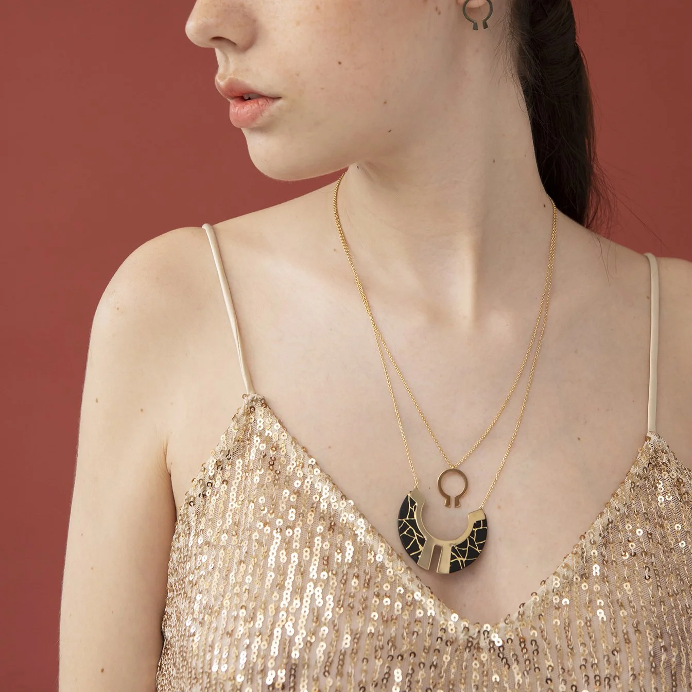 PEAUDEFLEUR-KINTSUKUROI-COLLIER-LONG-KYOTO-P02.jpg