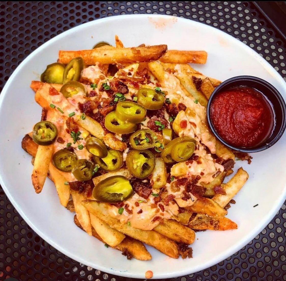 Famous fries, drizzled with Pimento cheese, and topped with jalape&ntilde;os and bacon. 
&bull;
&bull;
Dreams do come true. 
&bull;
&bull;

#secretsandwichsociety #shhhrva 🤫#shhhwv #rva #rvadine  #food #sandwichshop #craftbeer #craftcocktail #burger