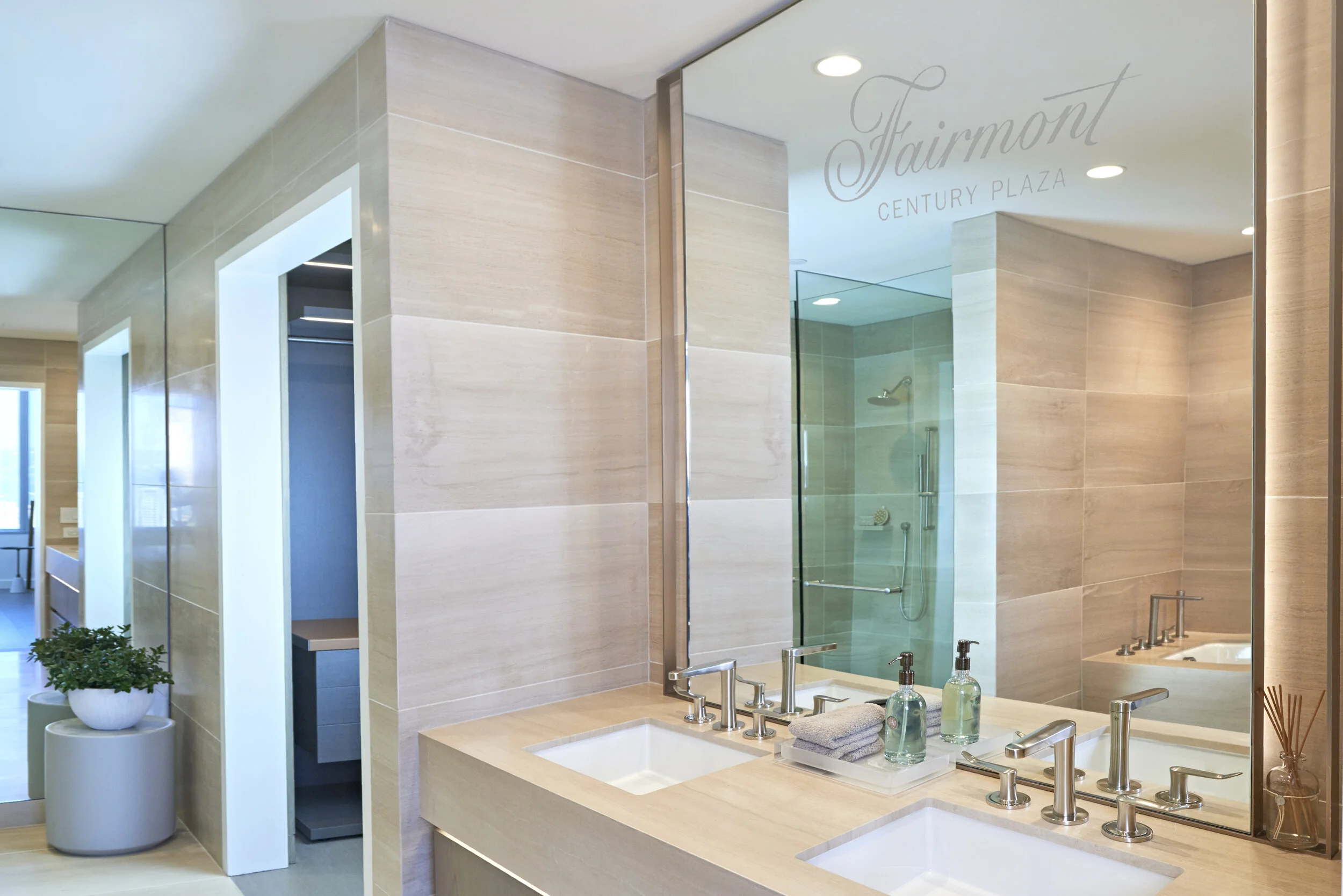 Fairmont NCP-MUR_C&G-Emile_Condo Master Bath_img-DSC_6908.jpg