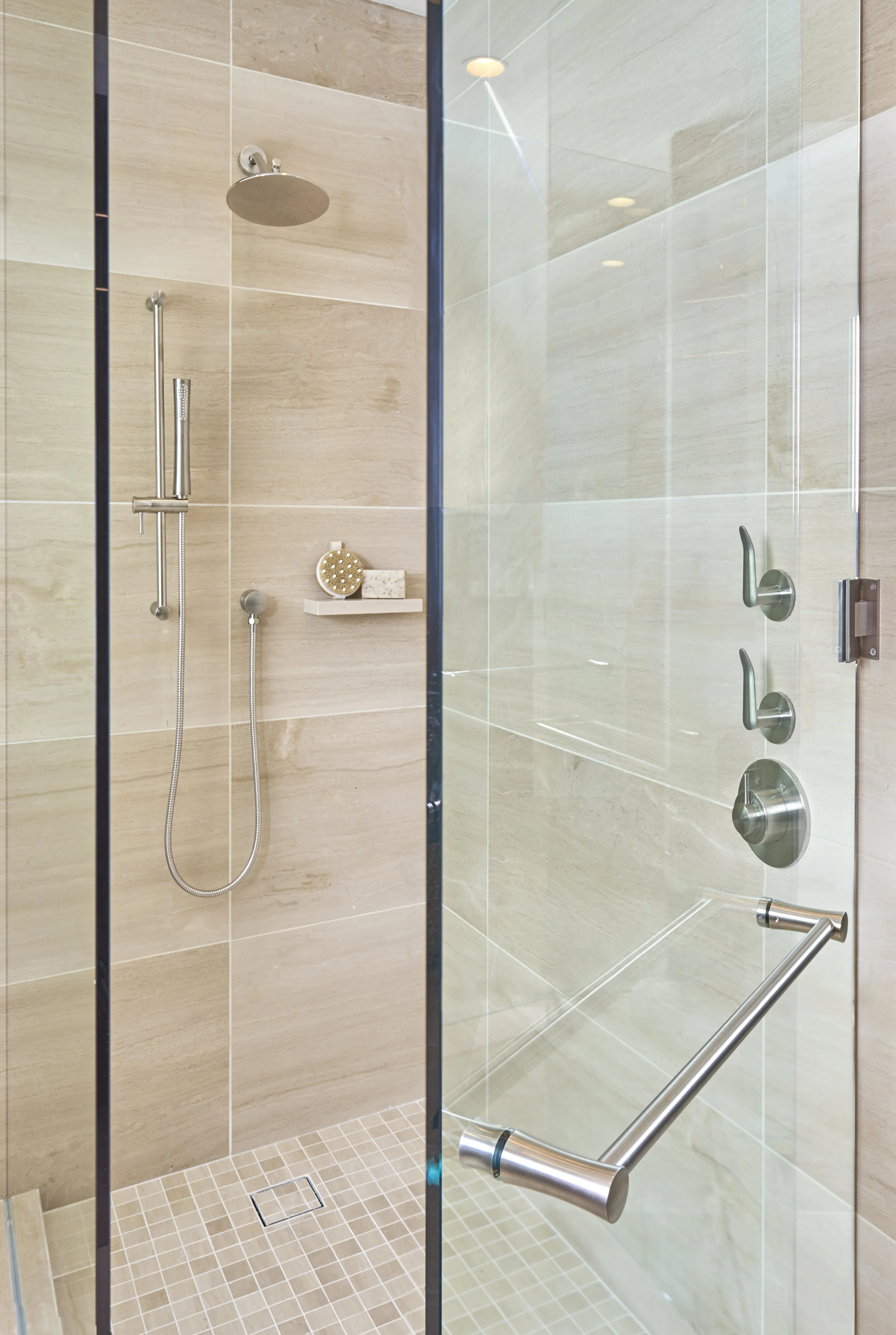 Fairmont NCP-MUR_C&G-Emile_Condo Master Bath_img-DSC_6985.jpg