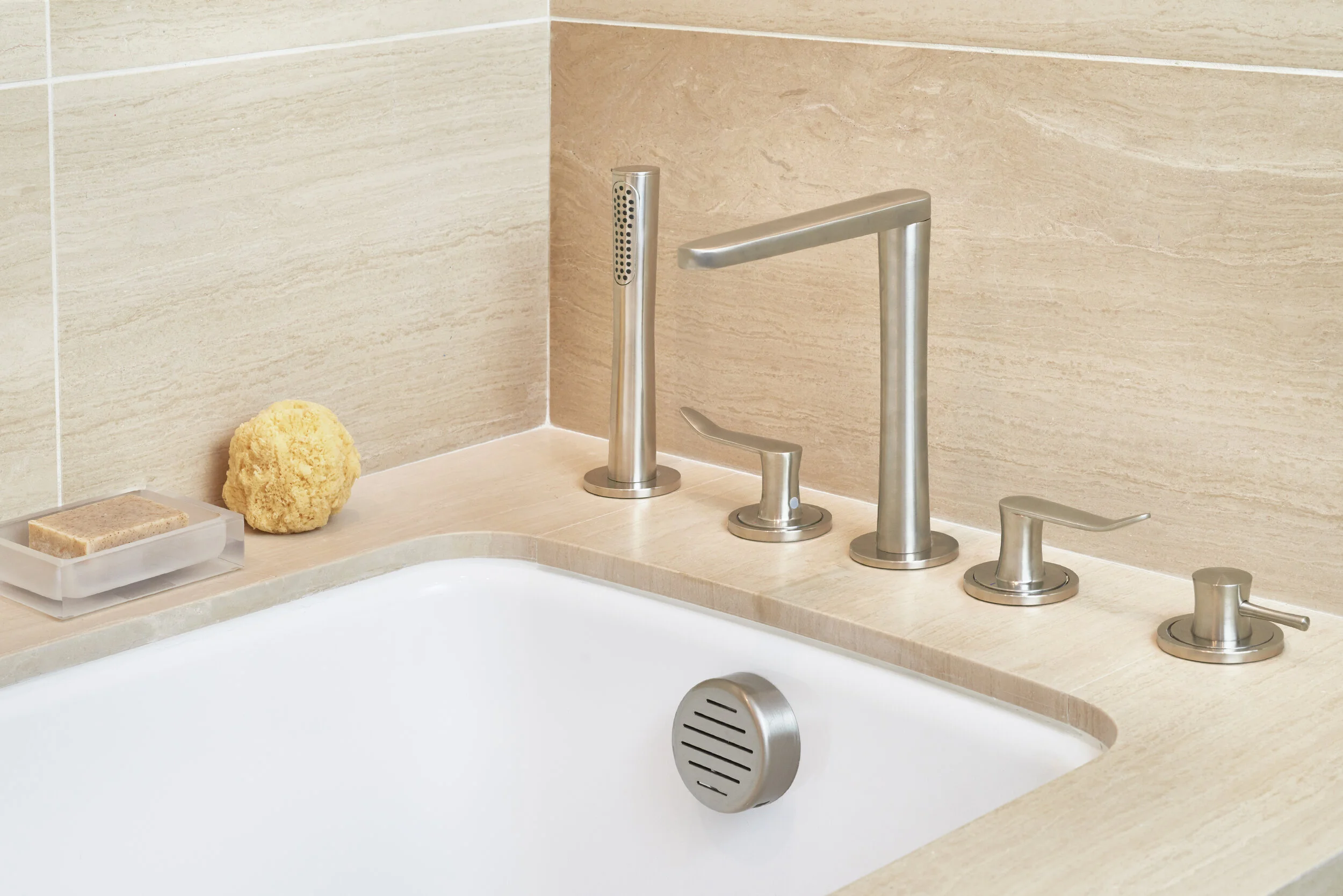 Fairmont NCP-MUR_C&G-Emile_Condo Master Bath_img-DSC_7025.jpg