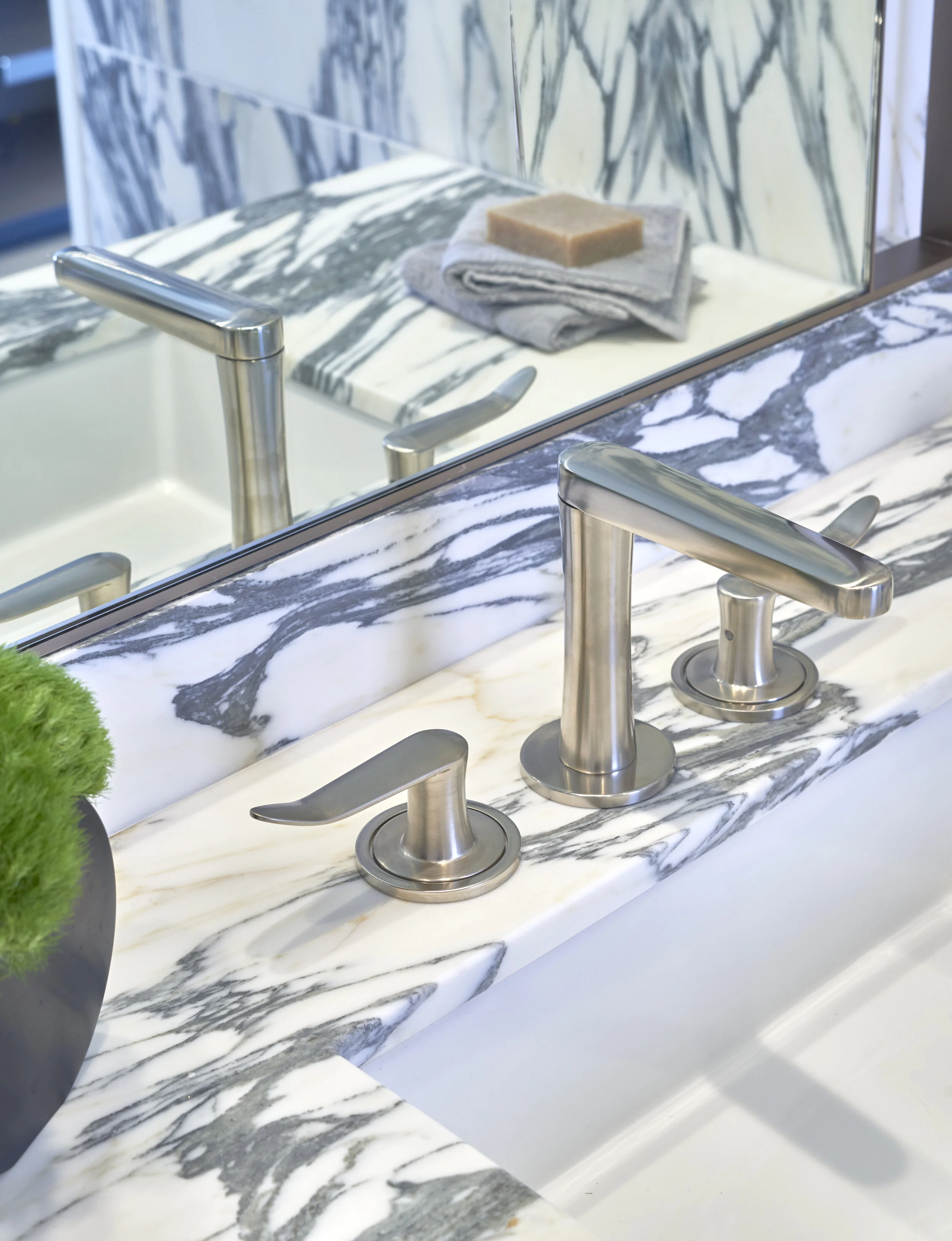 Fairmont NCP-MUR_C&G-Emile_Condo Master Bath-2_img-DSC_7189.jpg