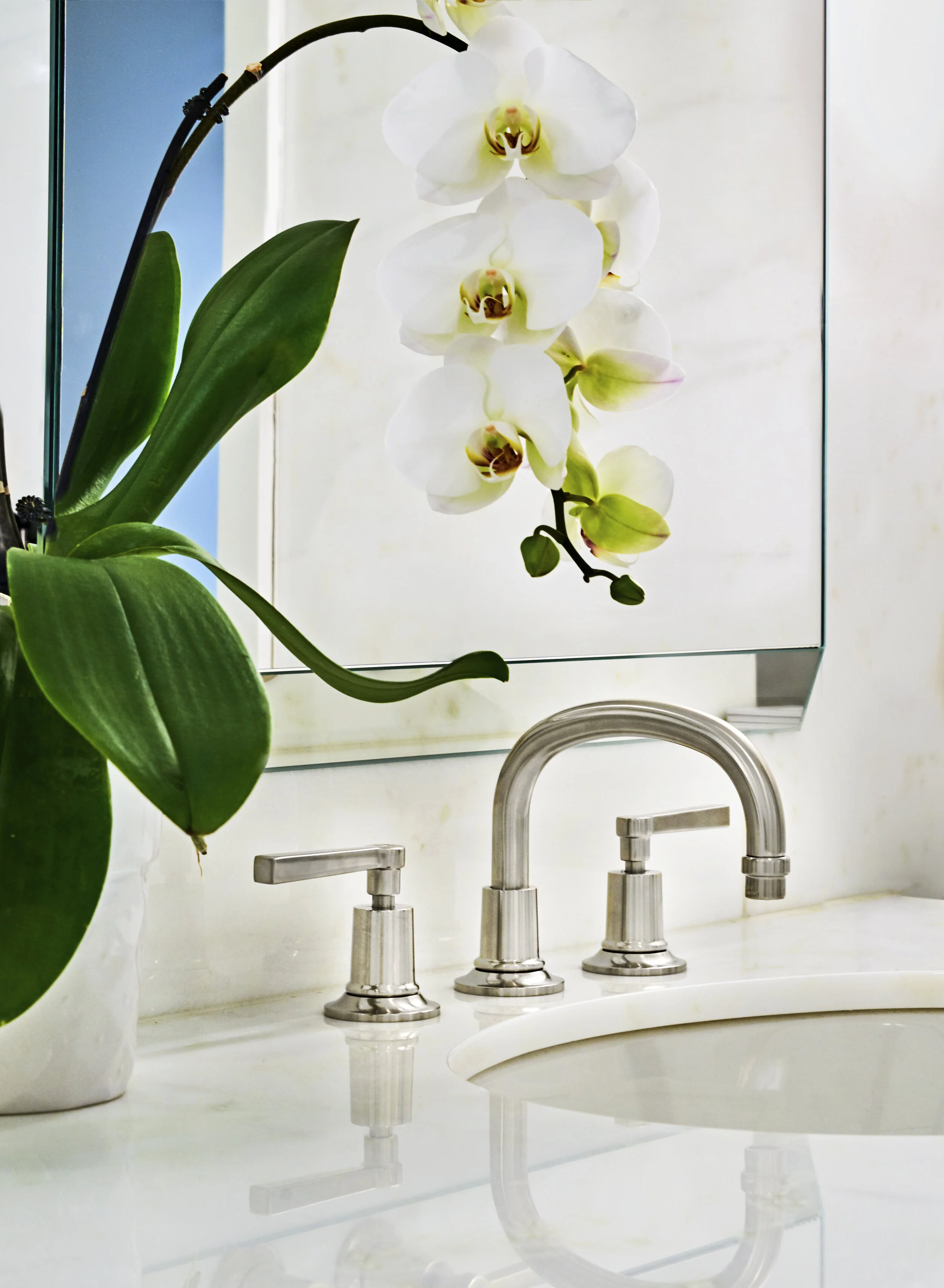 207 W79 Sales Gallery_BATHROOM_DSC_3346.jpg