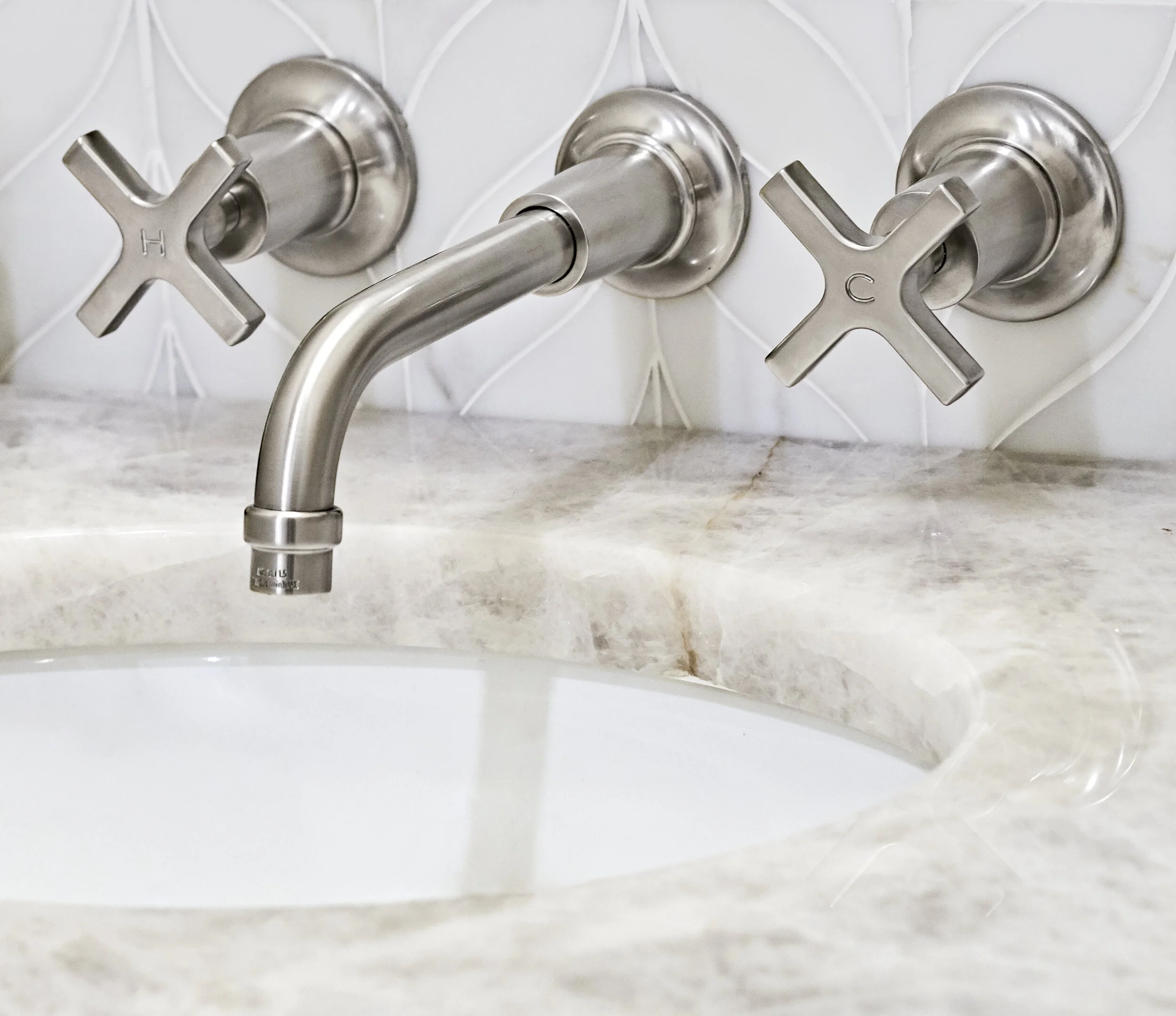 207 W79 Sales Gallery_POWDER BATHROOM_DSC_3360-crop.jpg