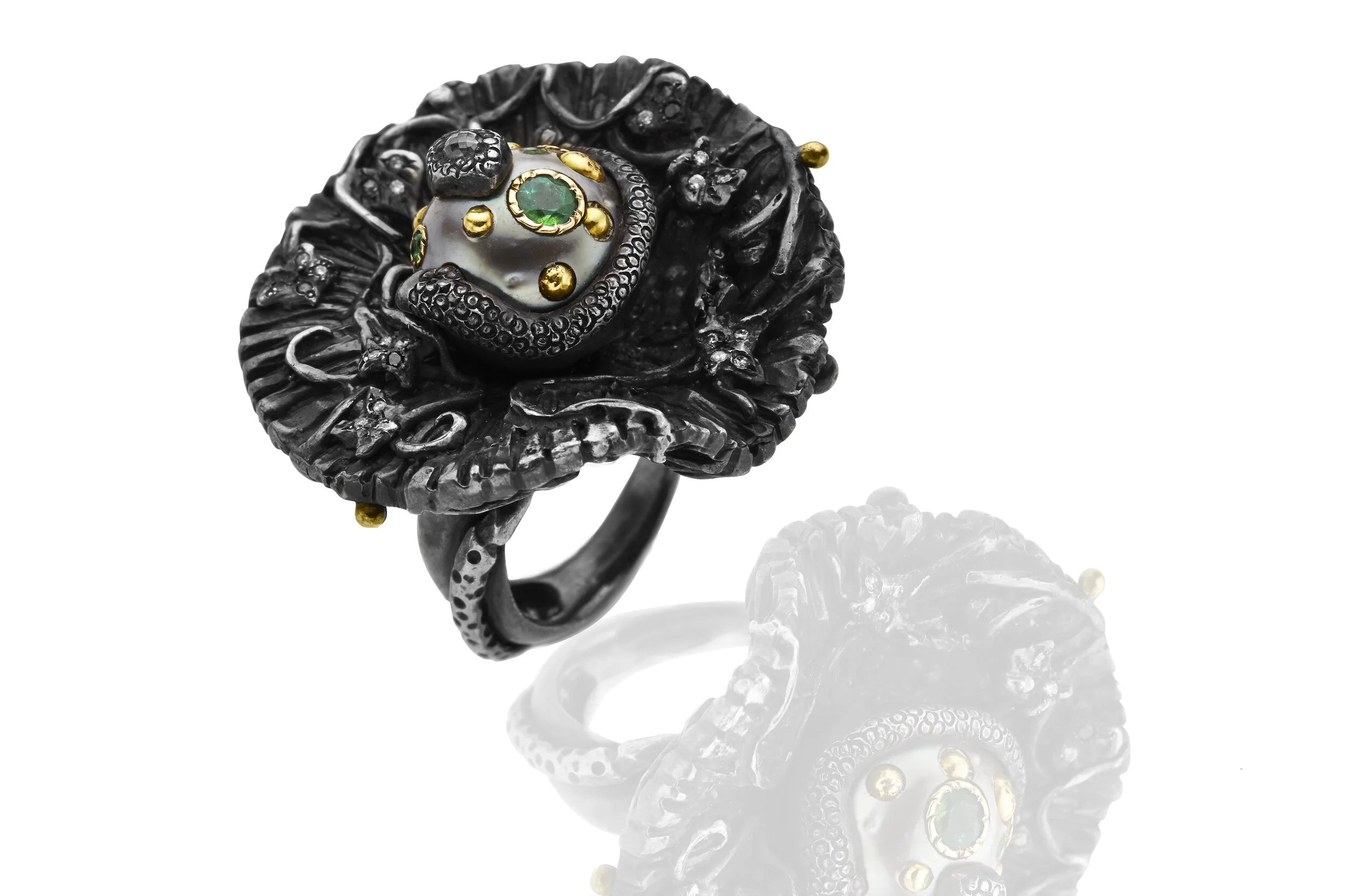 b900109p 209-in white.jpg