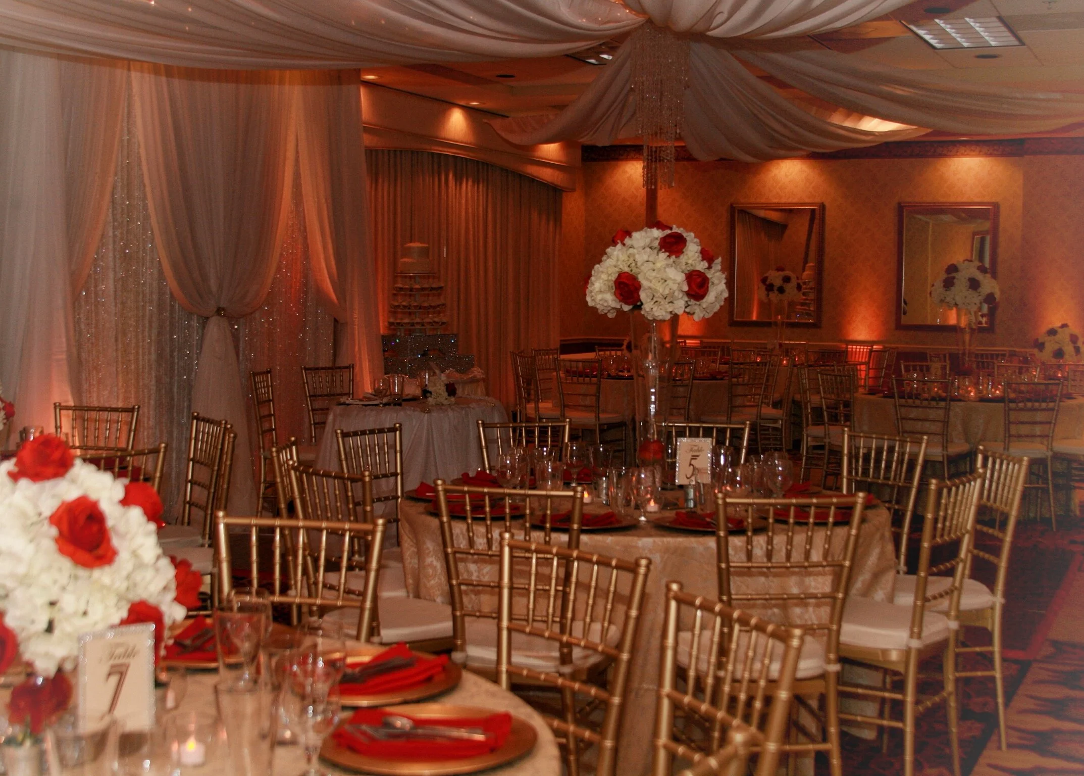 Luckey Wedding-Reception  Decor.JPG