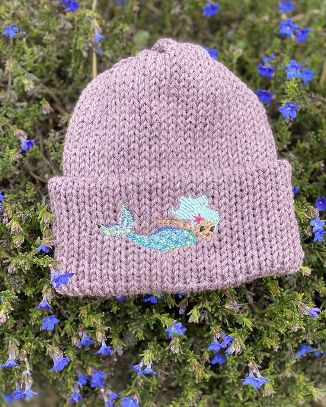 Channeling our inner mermaid with this fabulous beanie! 🧜&zwj;♀️✨ #MermaidVibes #BeanieLove #pacificacalifornia