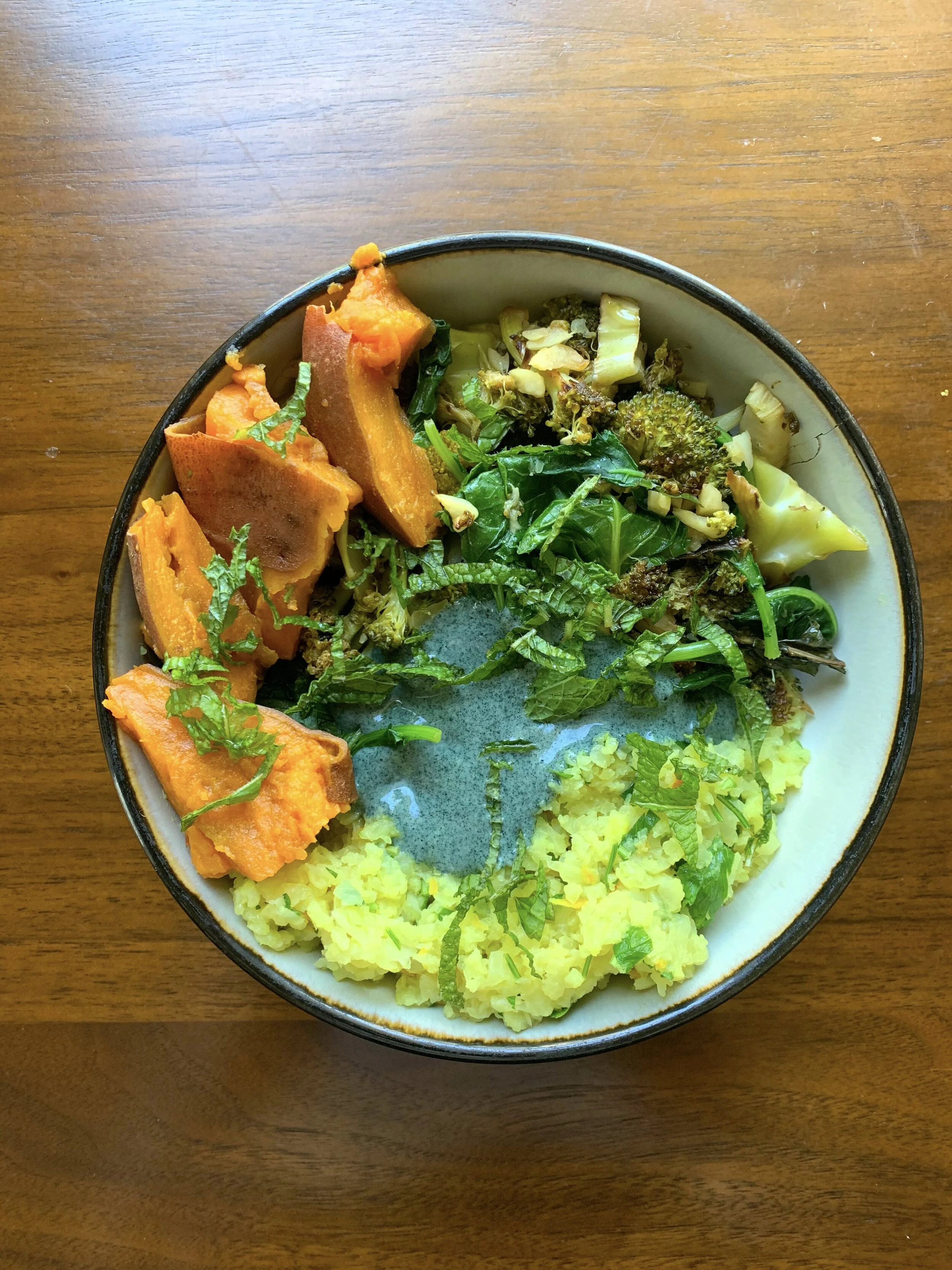  cauliflower rice tahini bowl with spirulina tahini 