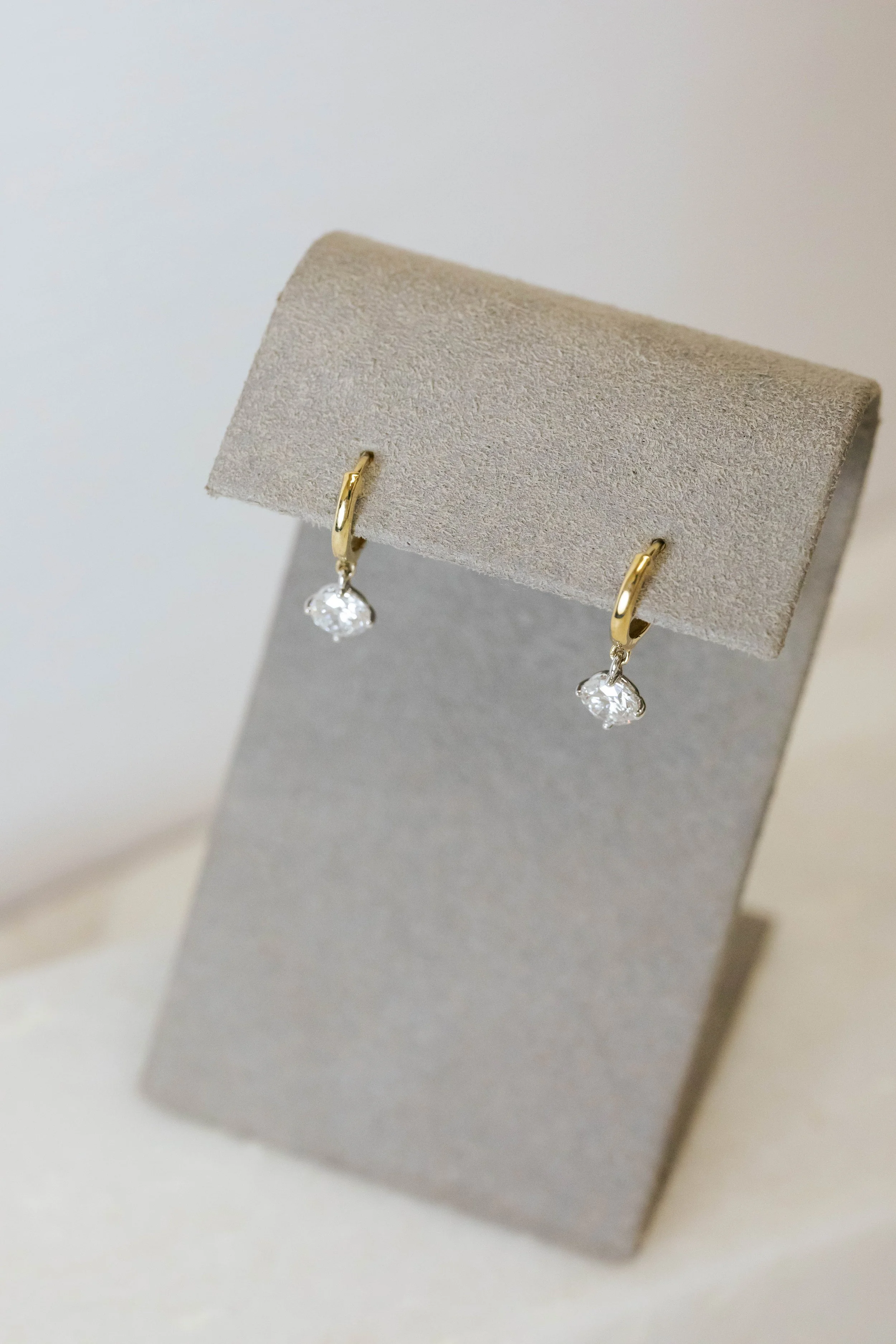 dangle earing 70 4202 10k TT 1.0CT LGD $1260-2.jpg