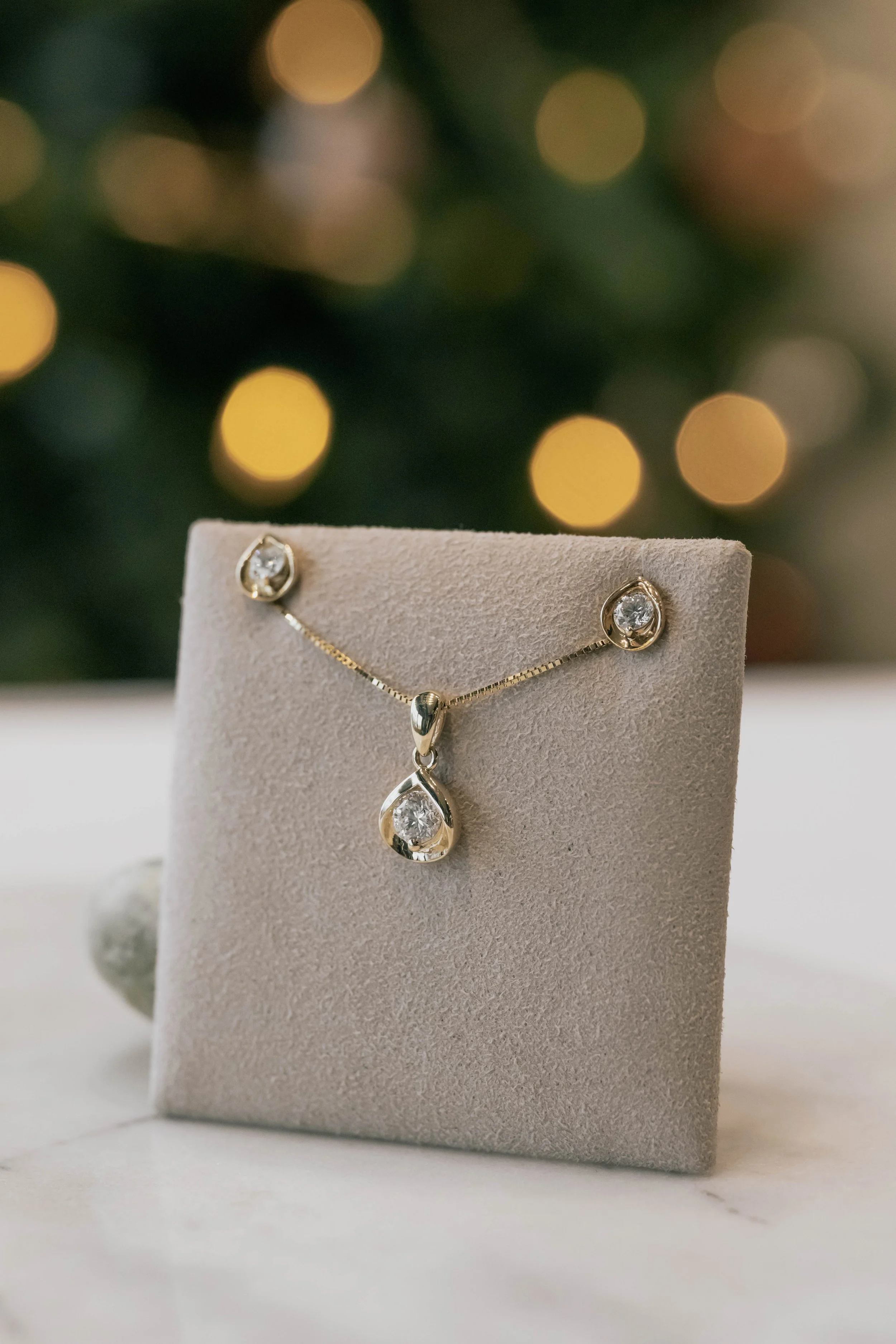 set ear 70 4161 $1046, neck 70 4156 $1564 - 2.jpg