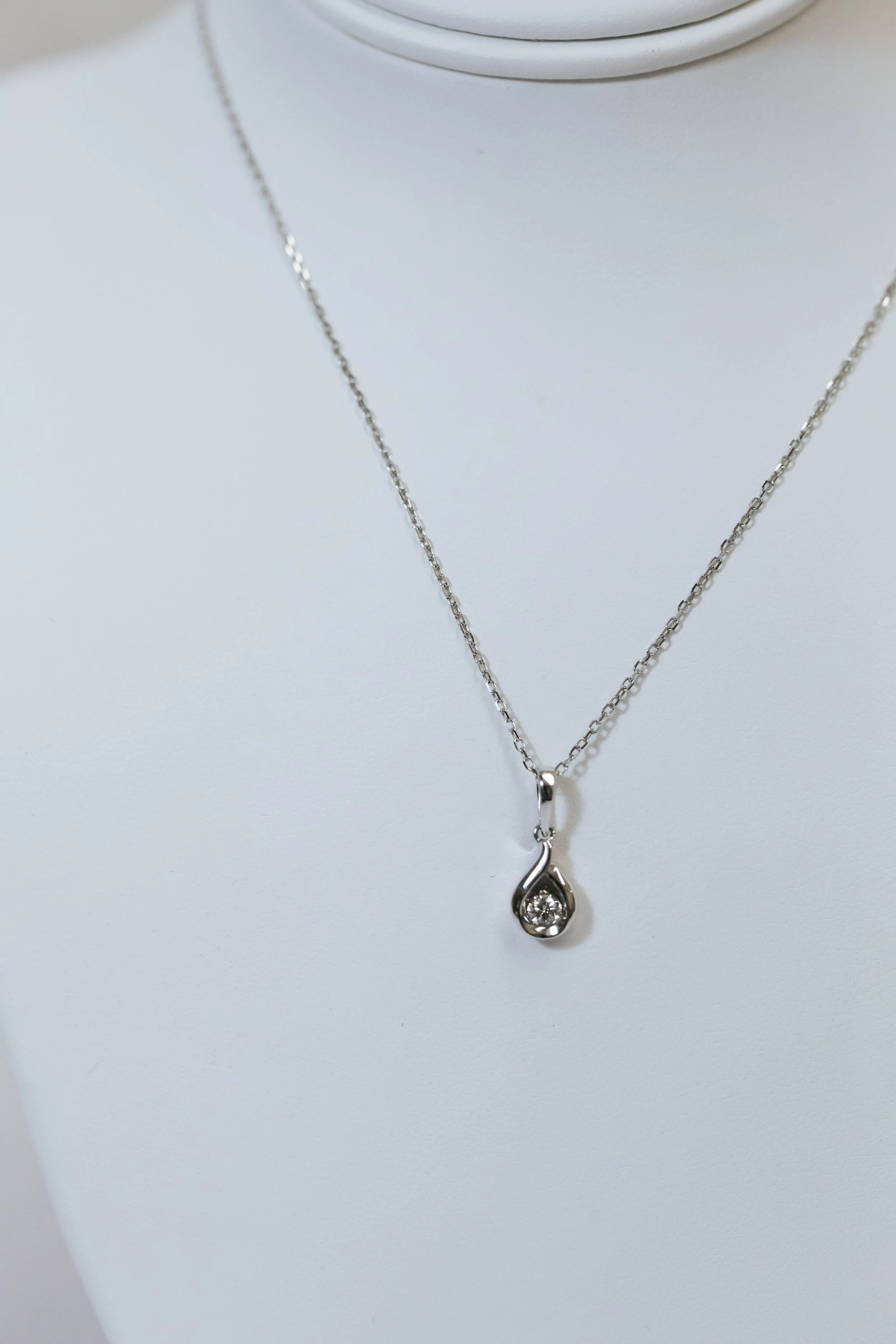 267 1002 $619 10k WG diamond .8Ct -2.jpg