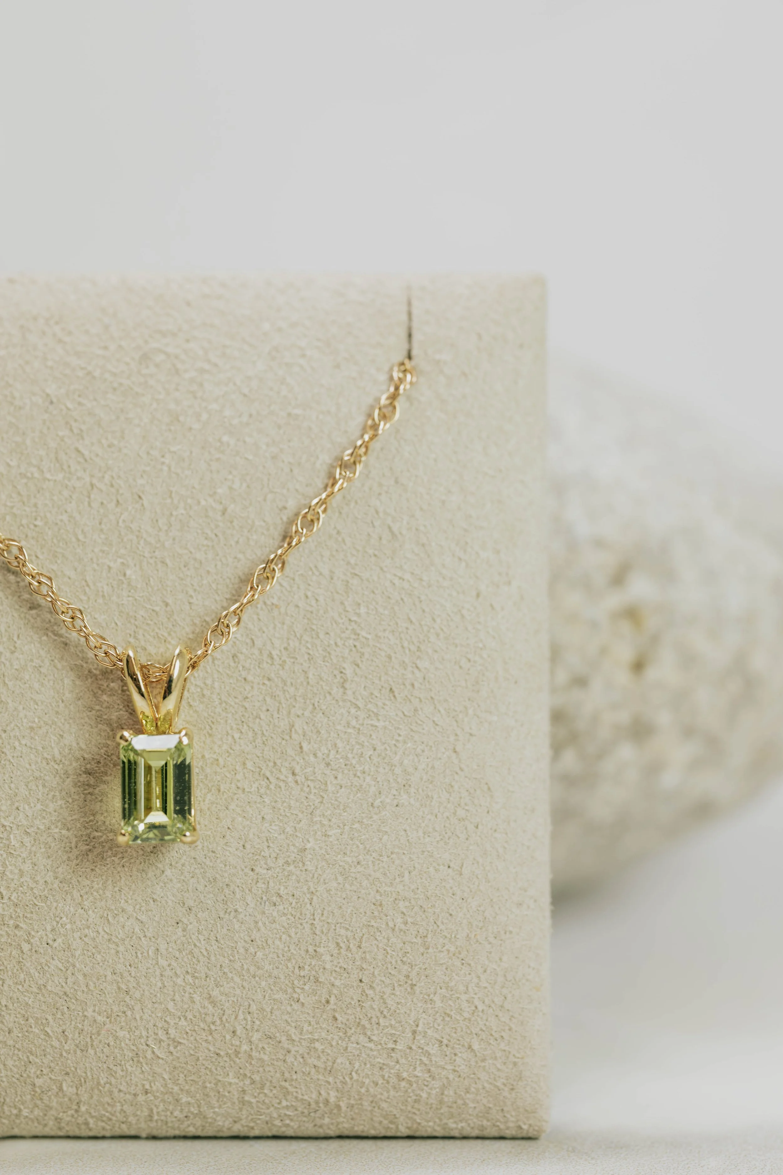 24 7374 $750 LAB GROWN GREEN SAPPHIRE NECK-2.jpg