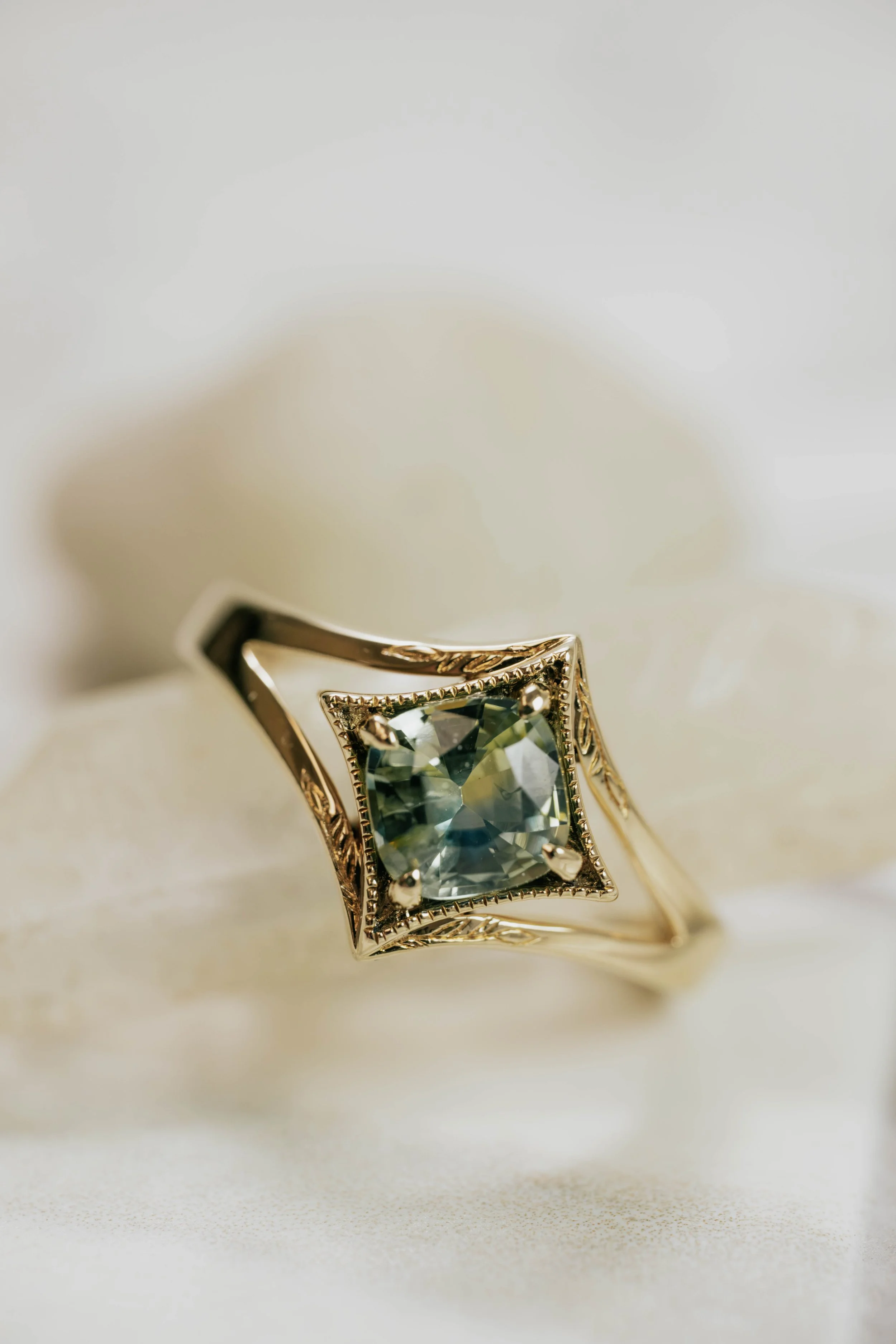 24 7506 $4707 GREEN SAPPHIRE RING LAURA DESIGN-3.jpg