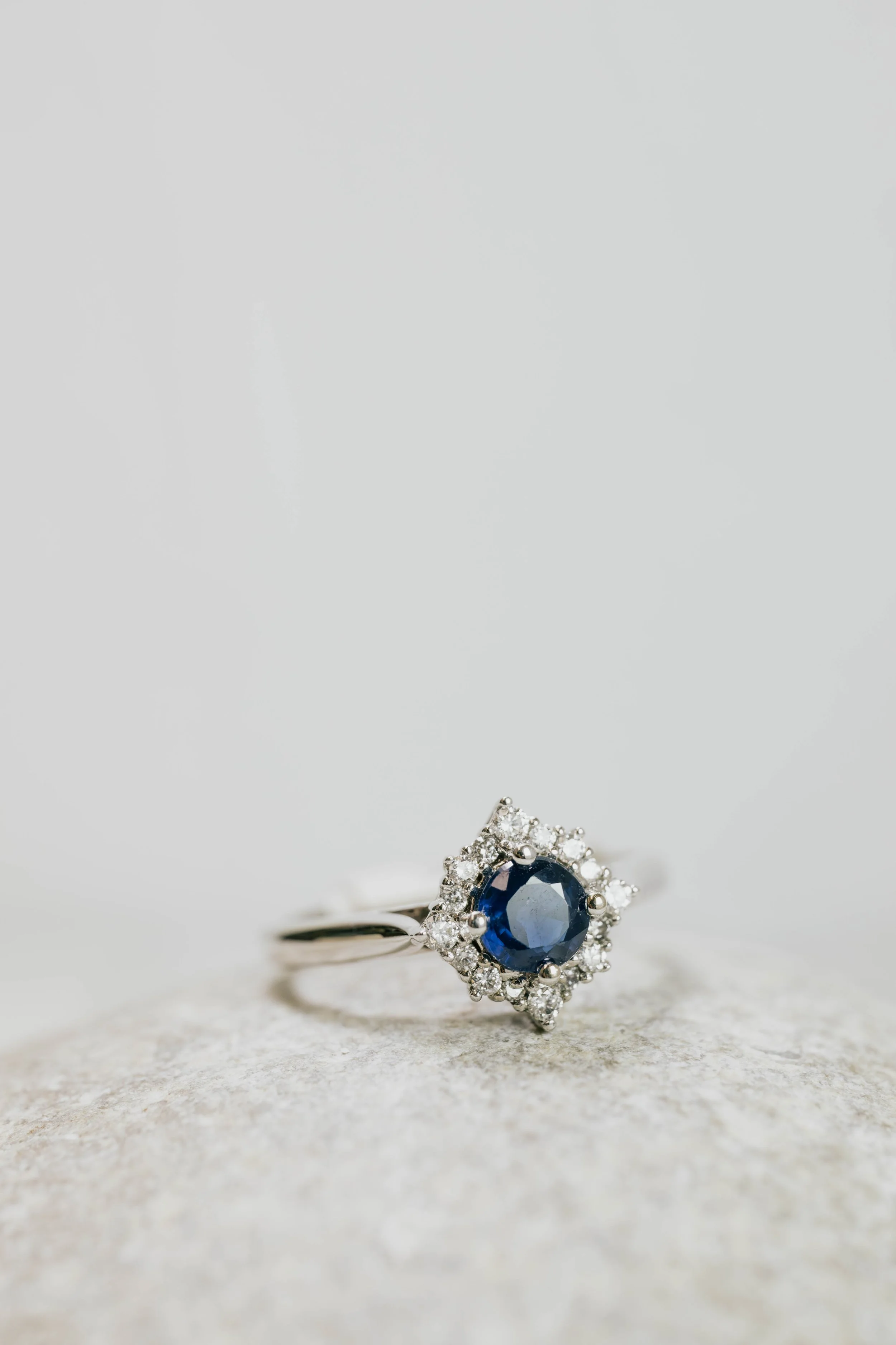 70 3868 $1193 SAPPHIRE RING.jpg