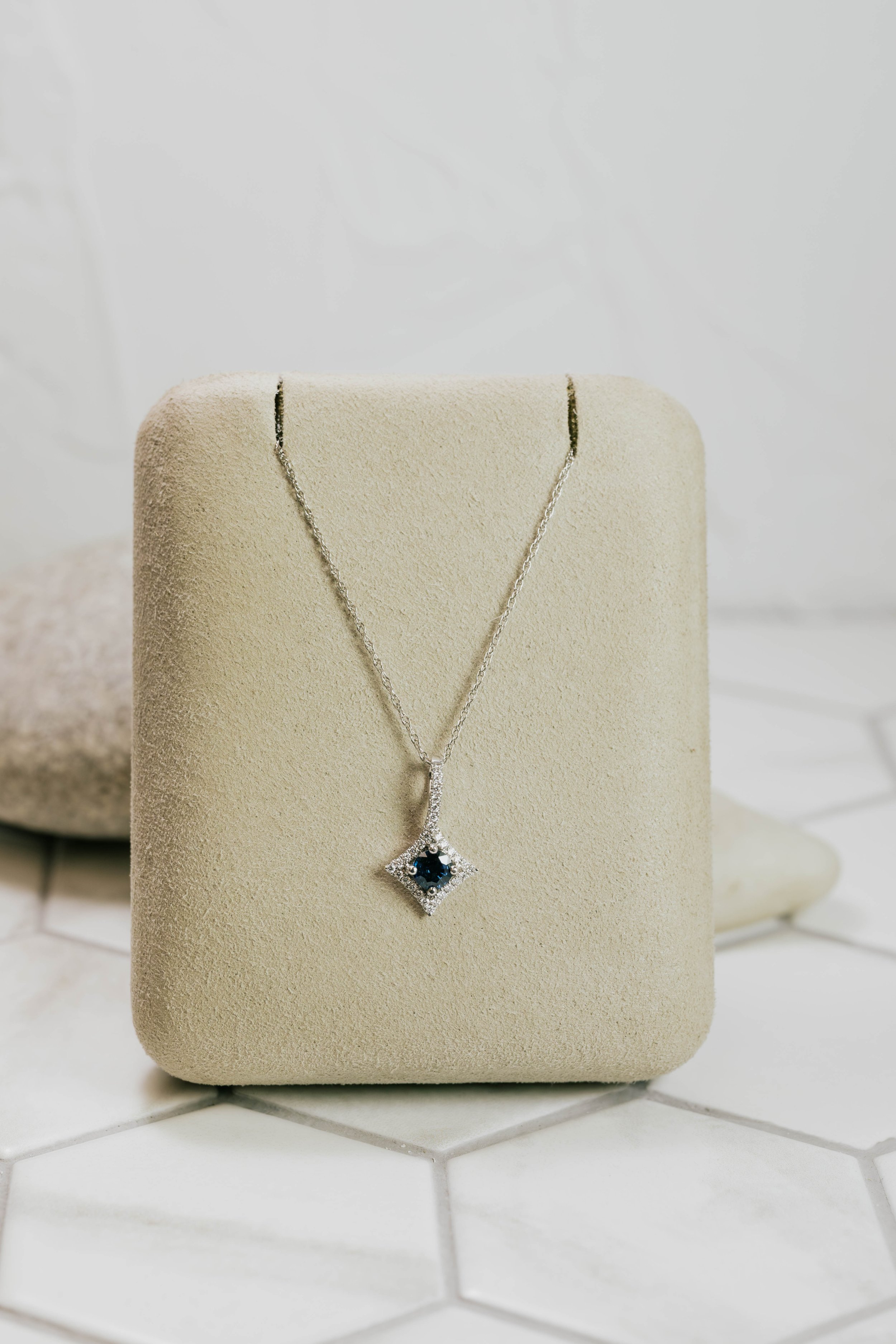 292 637 $2154 SAPPHIRE NECK-1.jpg