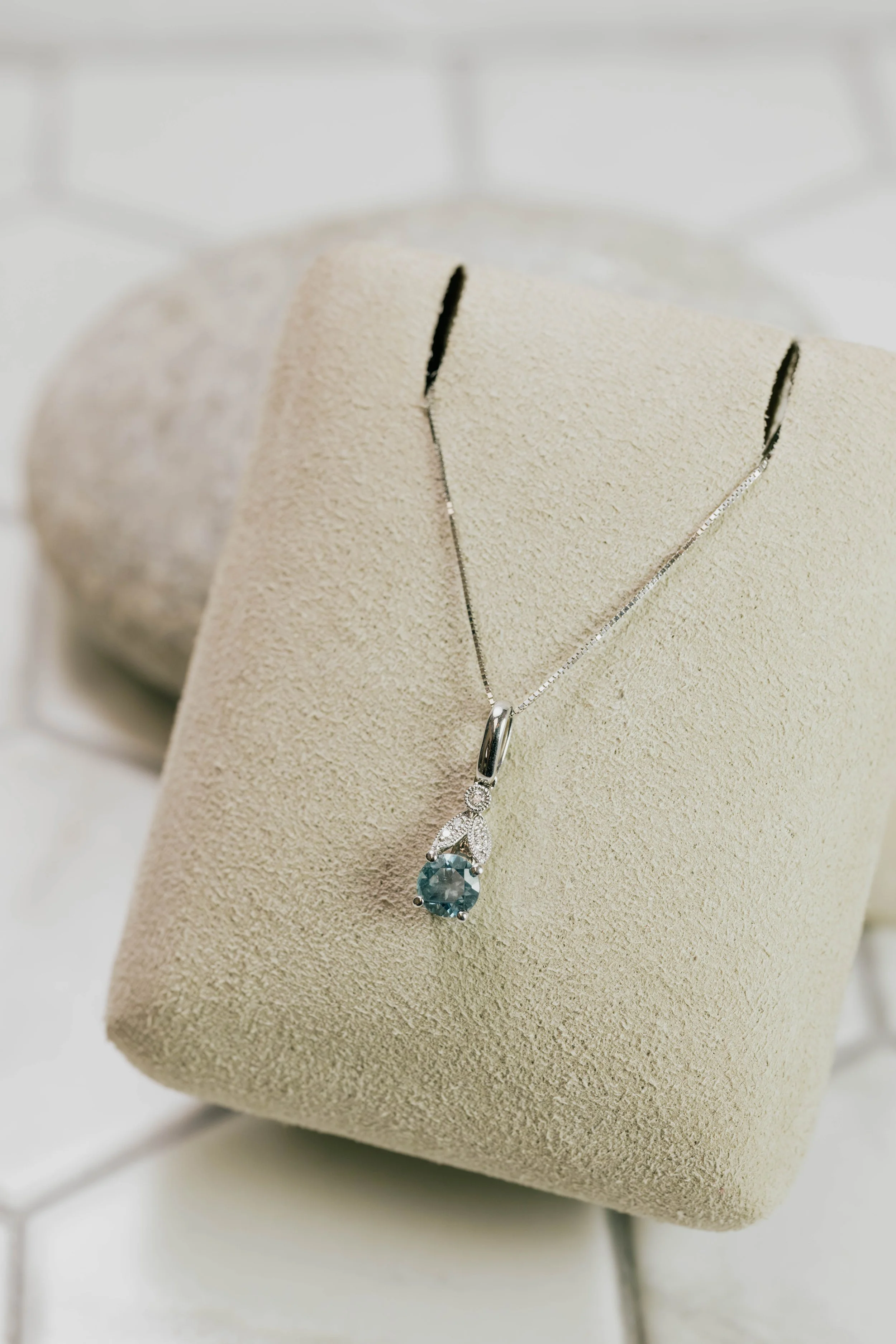 292 646 $1856 SAPPHIRE NECK-2.jpg