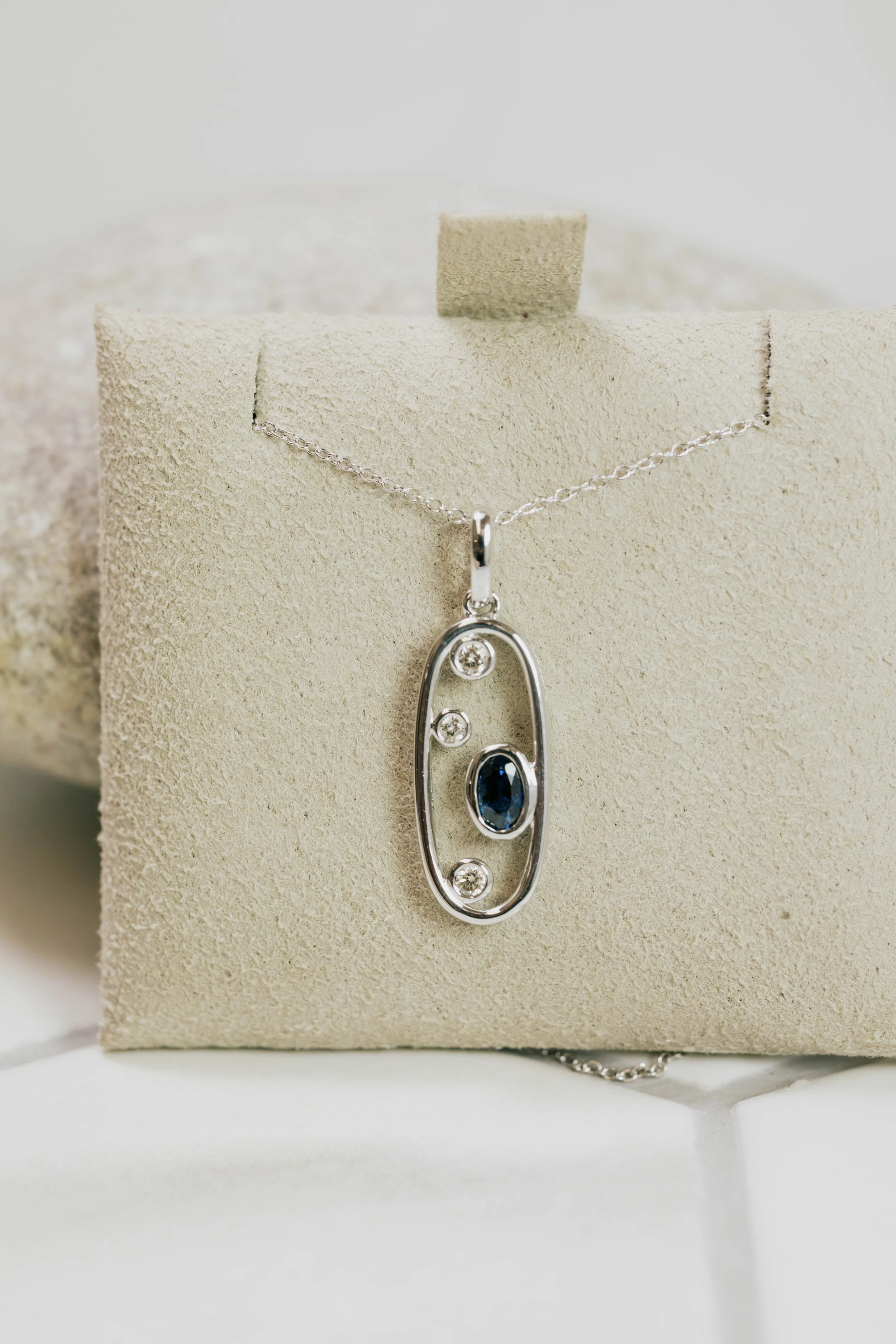 SAPPHIRE NECK 166 4038 $1357-2.jpg