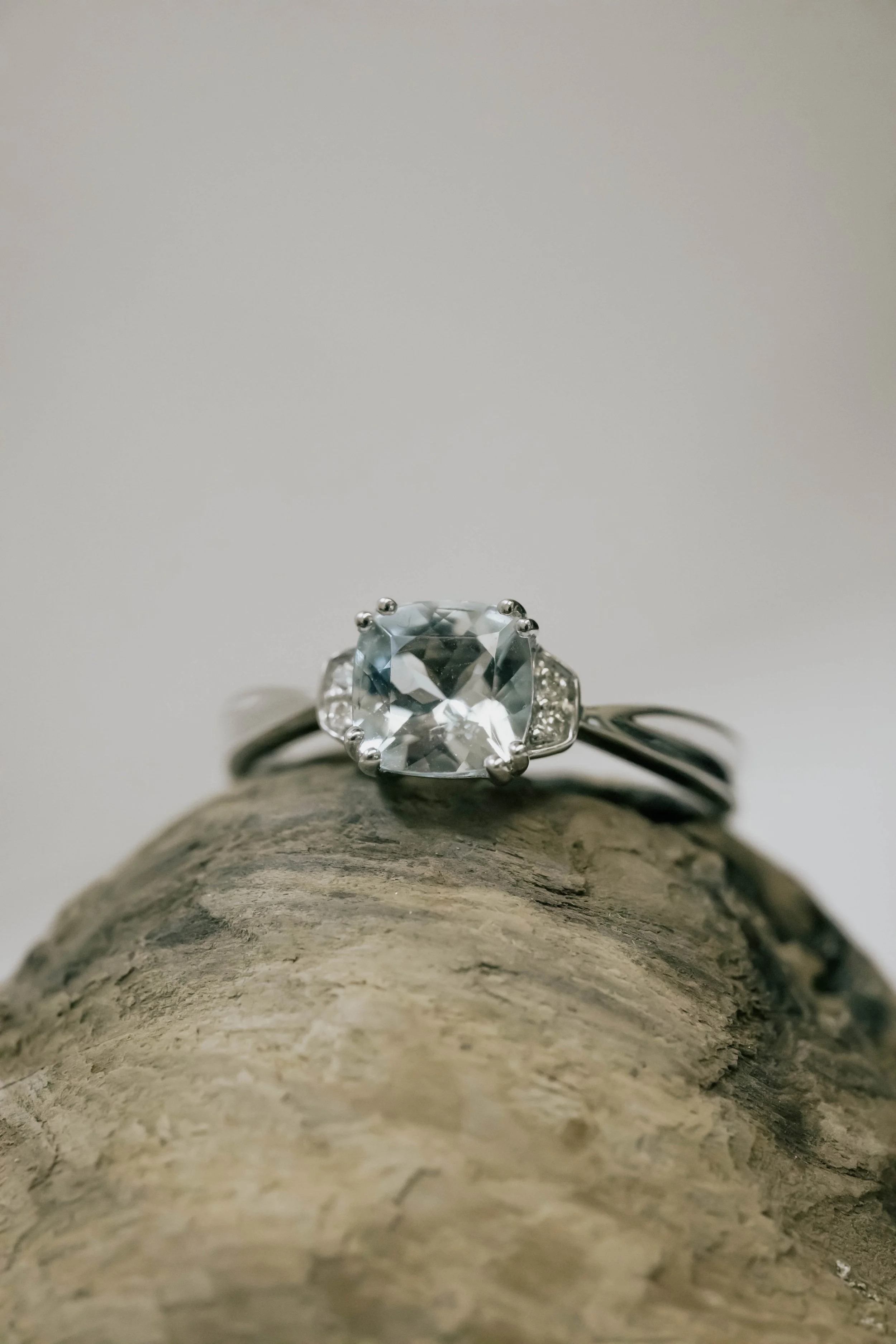 166 3793 10k wg .80 ct cushion $662-2.jpg