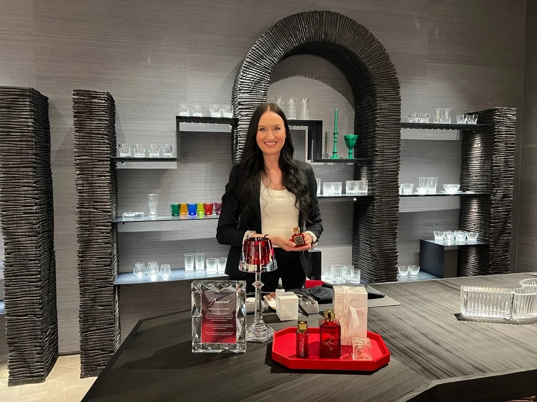 Grateful to have been part of @Baccarat 's Valentine's Day engraving event last year, and even more grateful to be back for the same event this year. Happy Valentine's Day everyone!🌹 
.
.
.
#calligrapher #losangelescalligrapher #engraver #losangeles