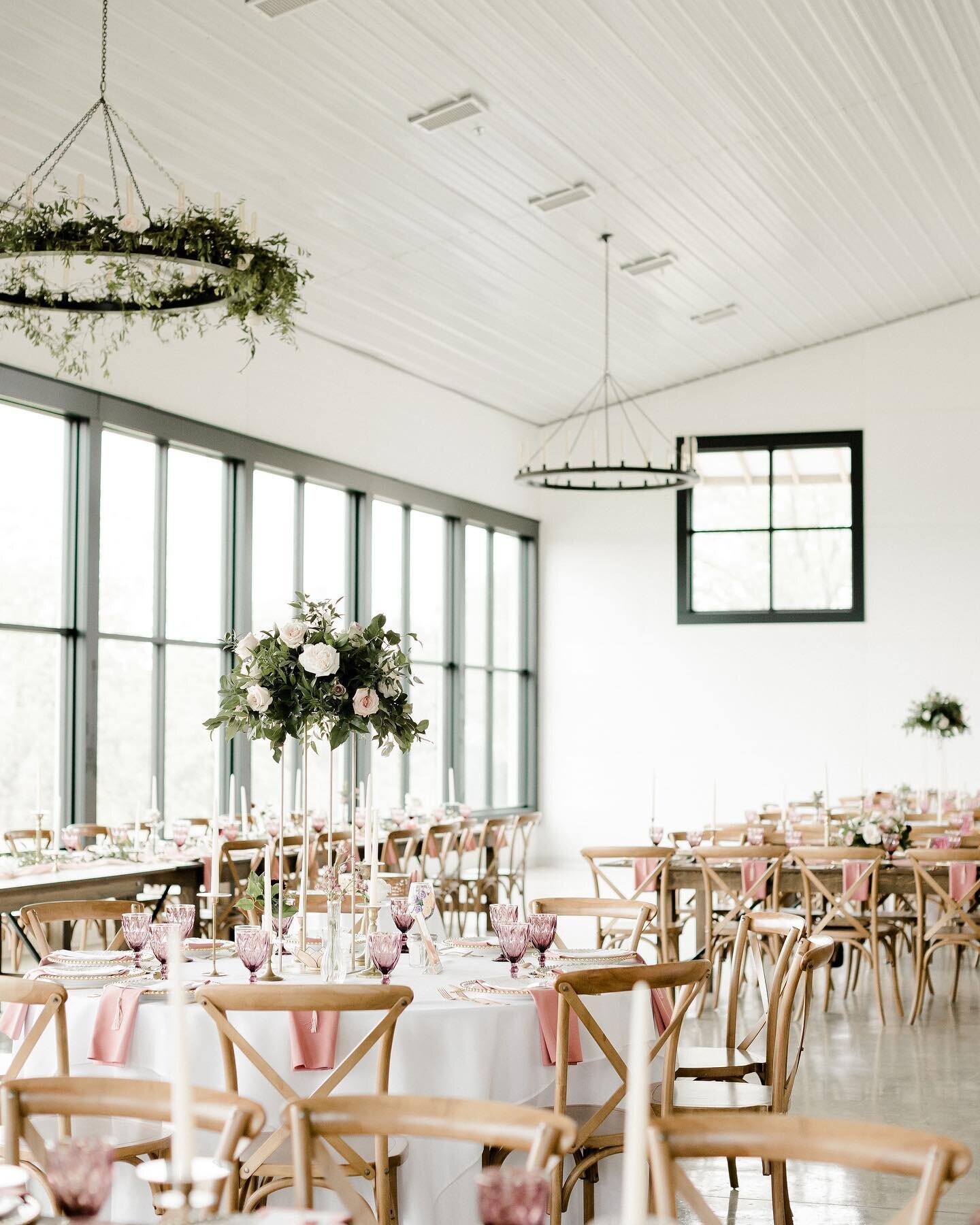 Can&rsquo;t wait to be back here tomorrow for a gorgeous wedding with @soireeiowa 👰&zwj;♀️ 

Photo: @ivoryandbliss 
Venue: @ashtonhillfarm