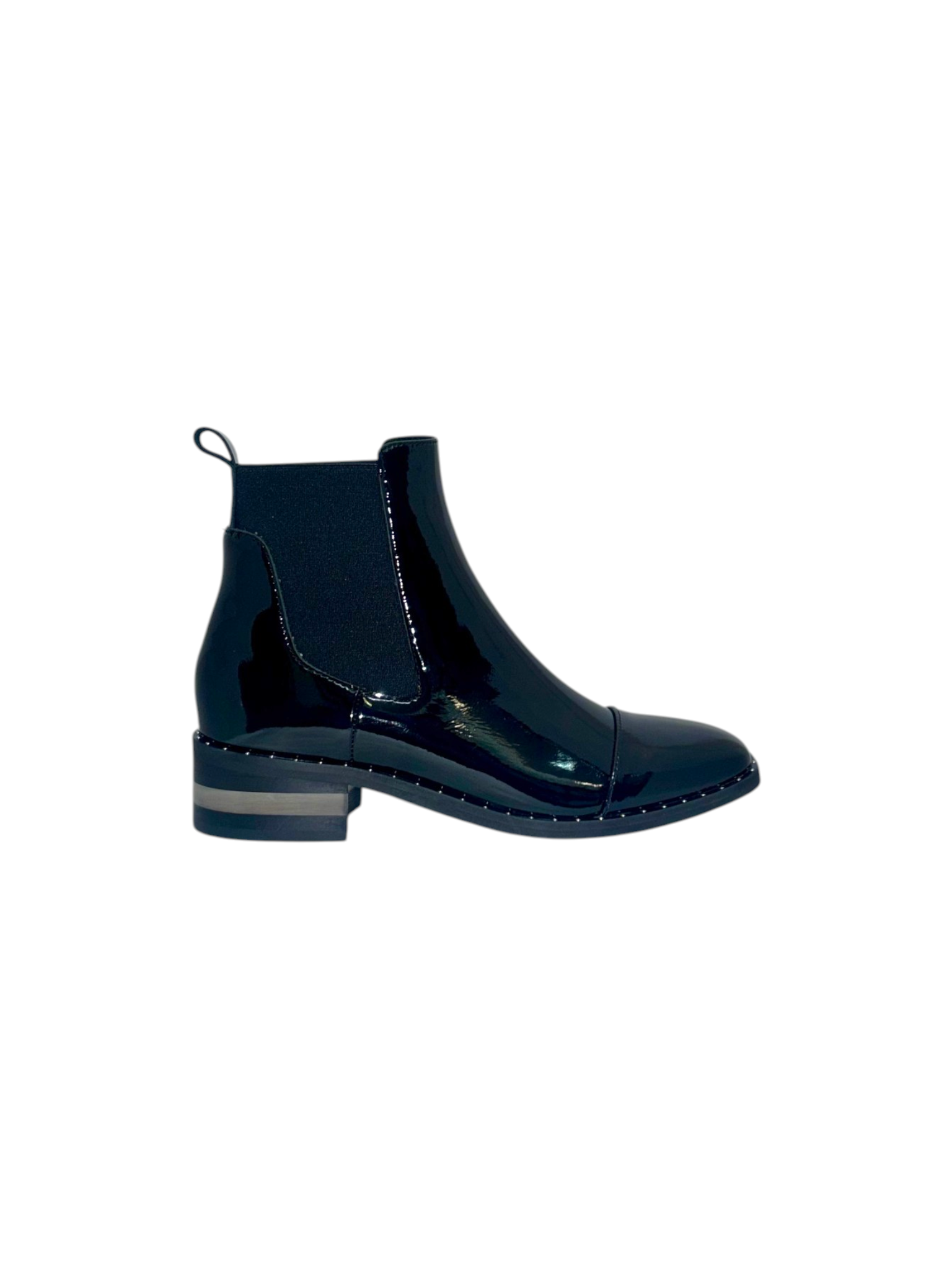Django & Juliette Forda Noir Vernis.png