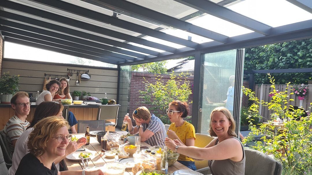 2022 bbq at Ronald&rsquo;s house and oh my has the patio gotten a Cinderella-worthy makeover 🤩! As usual there were lots of food, plenty of laughs and some serious dessert making skills demonstrated by @siebrenfaber 
We are sending @andepande123 and