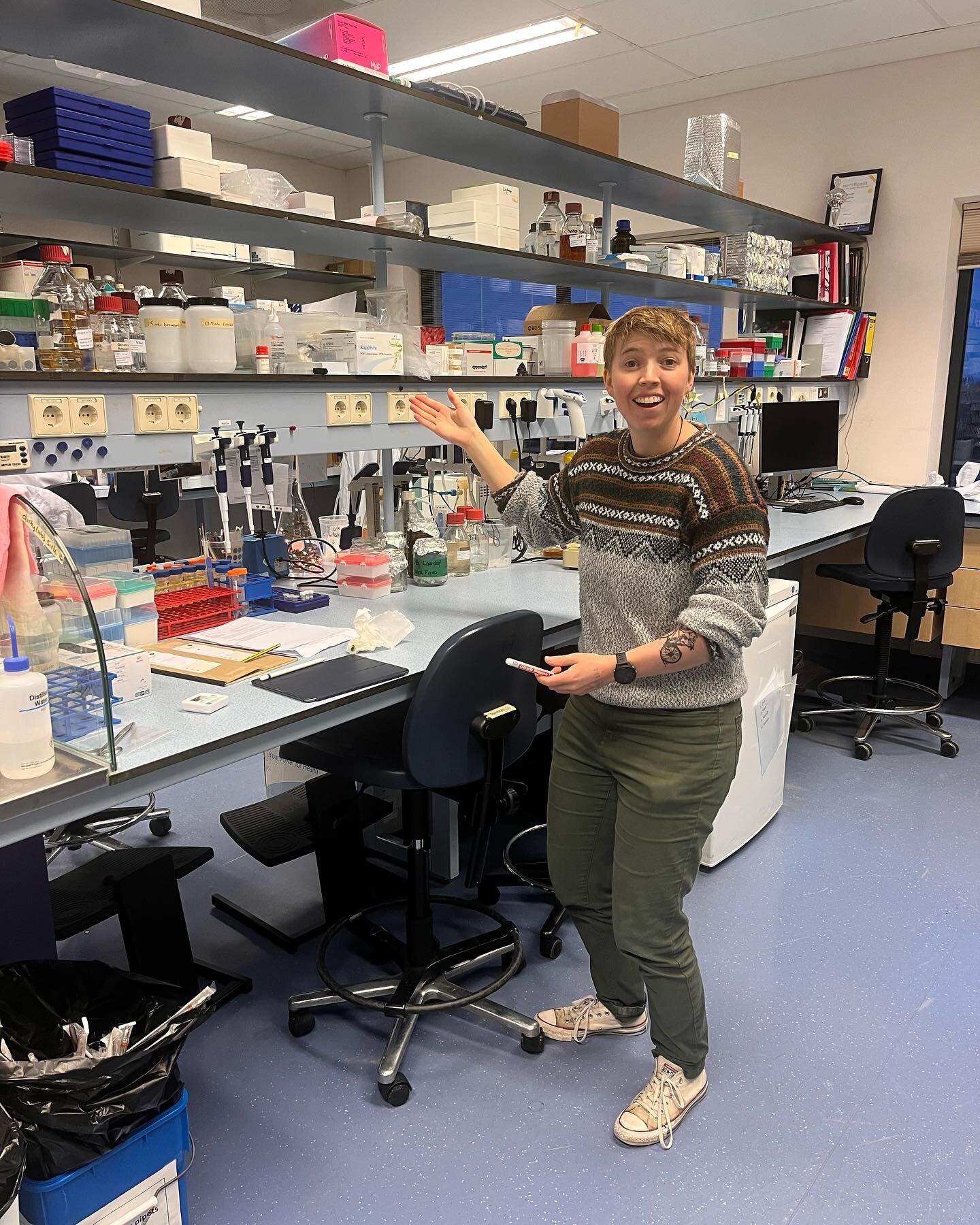 No longer in no-man&rsquo;s land! Kae has claimed their very own lab bench space at the Ciliarium! 🎉🎉🎉 @whitingpc