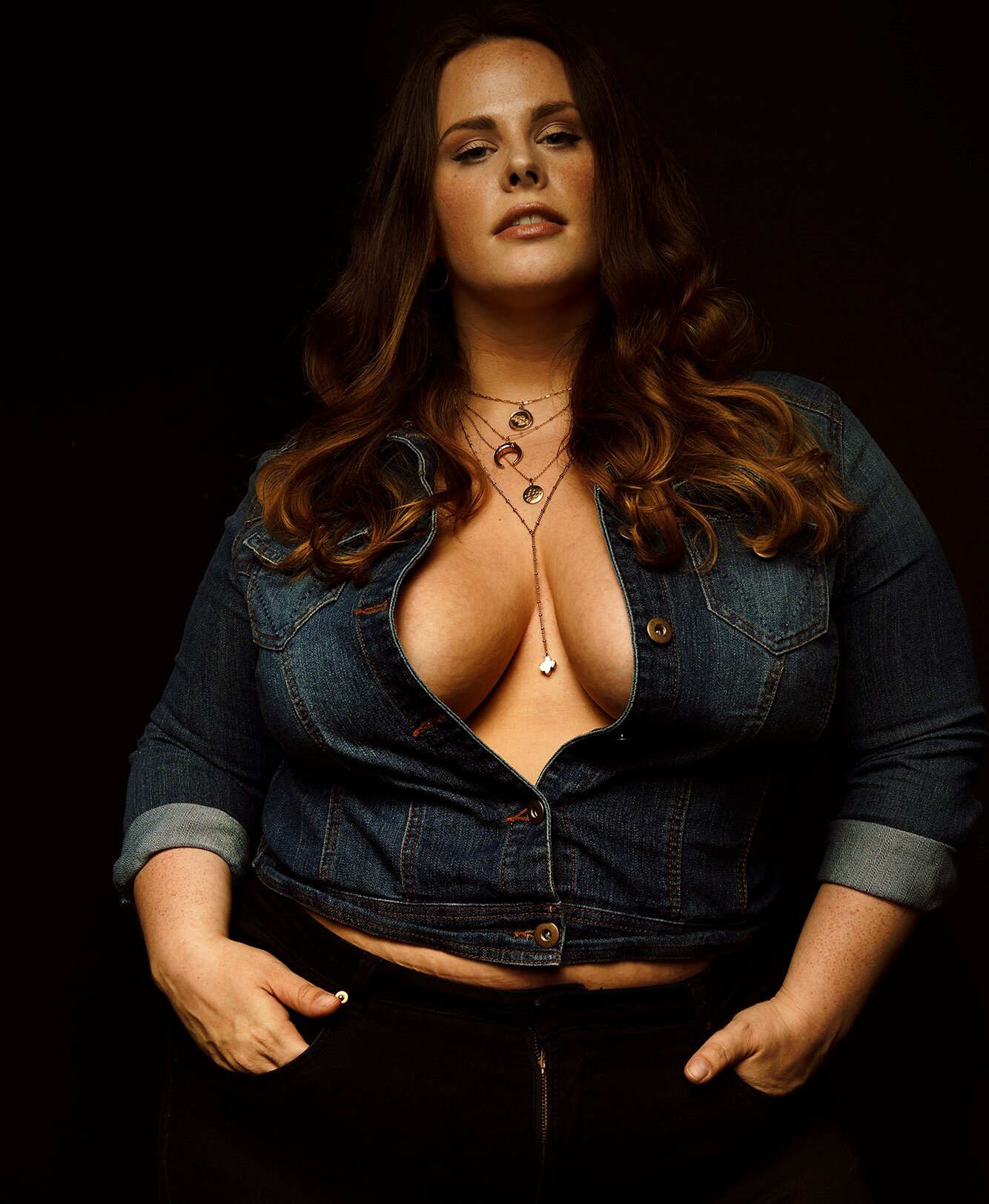 Plus Size Model Morgan Louise Plus (40G) Shows Off All The Styles