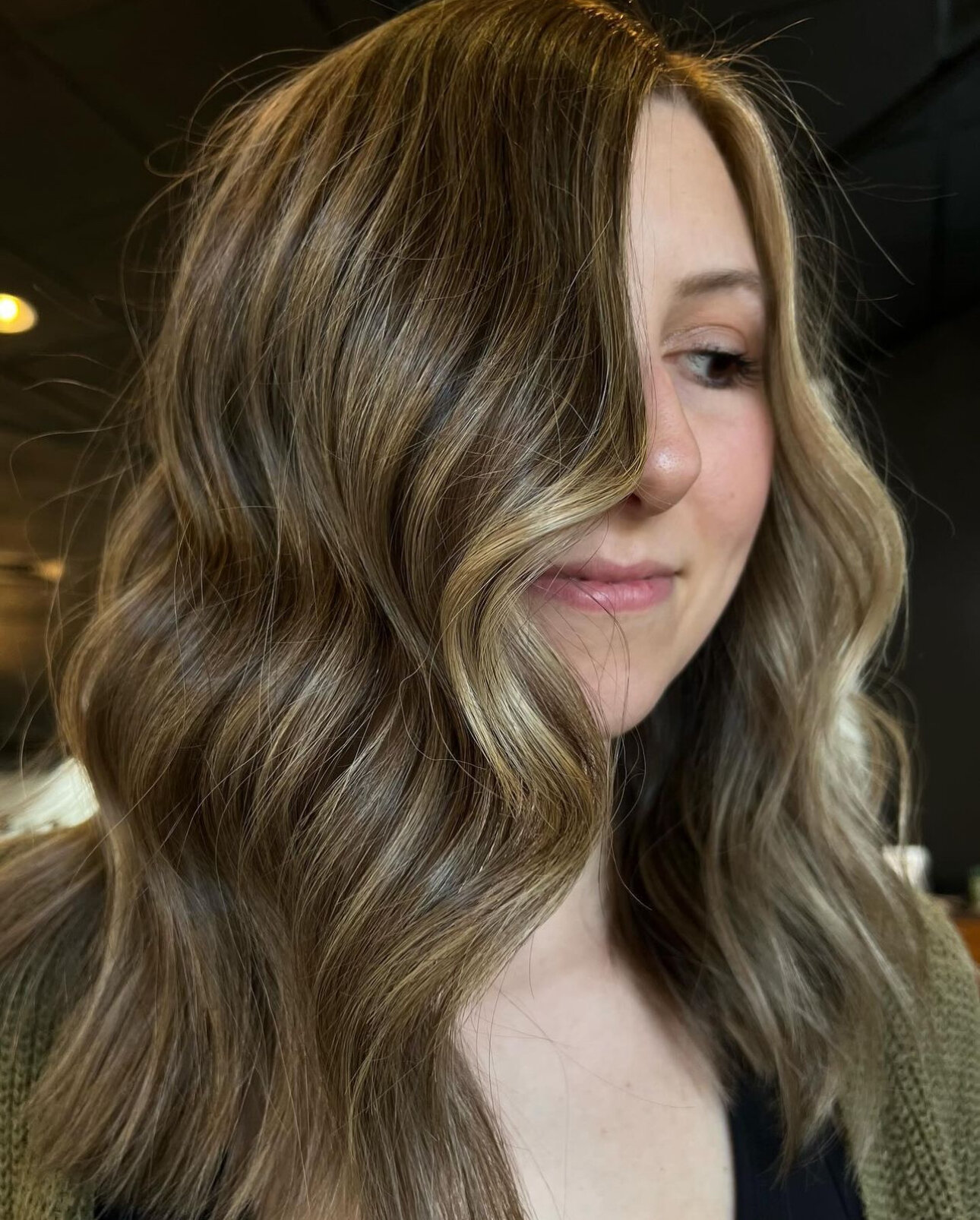 Want to have sun-kissed hair? Then read below ☀️👇🏼

Makala crafted the perfect sun-kissed look just in time for spring, on this client she decided to do a full foil, glaze, cut + style. 

❓Not sure if you should book a full or partial? Here are som