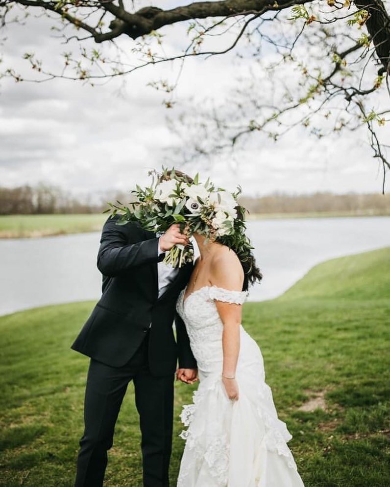 Three day weekend gearing up for our upcoming September wedding! 📸: @e.threephoto #kayleekleinarrangements #bouquet #quincyil #wedding #weddinginspiration #chicagoil
