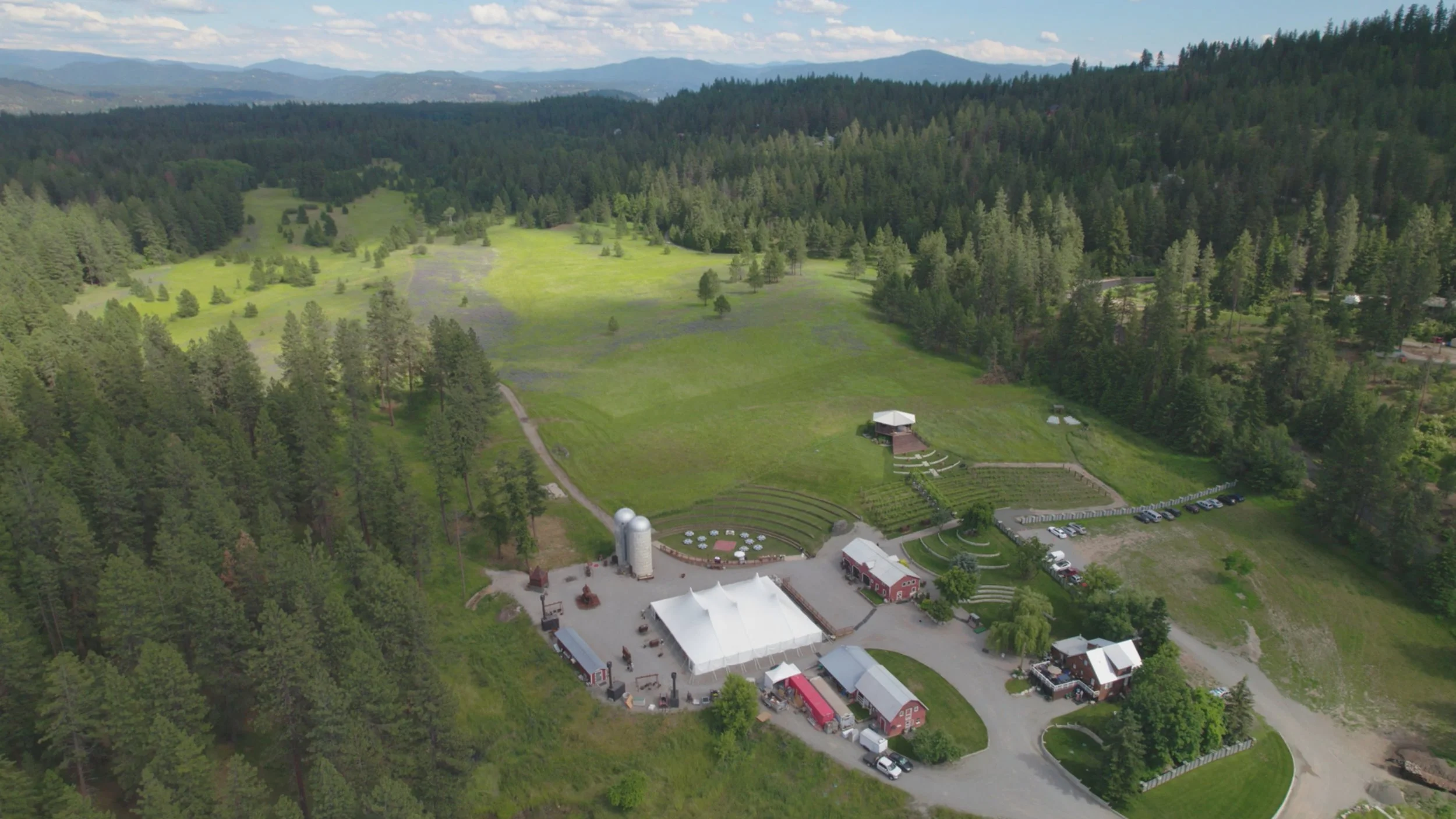 Outdoor wedding setting at Settlers Creek in Coeur d’Alene