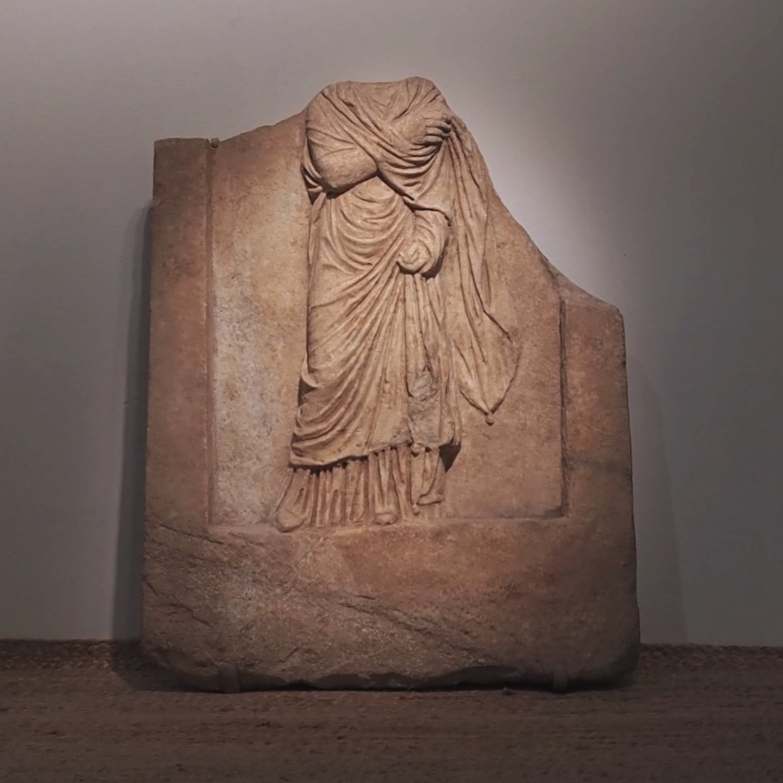 ROMAN STELE FRAGMENT